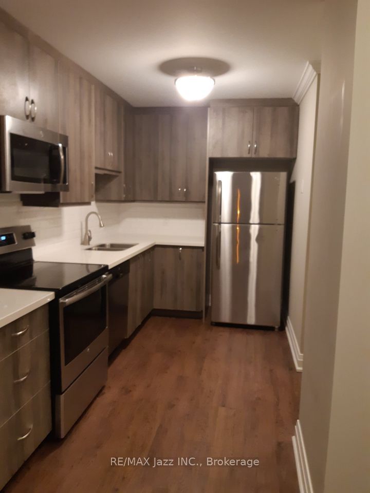 26 Spencer Street E 106, Cobourg, ON K9A 1C2 photo 2