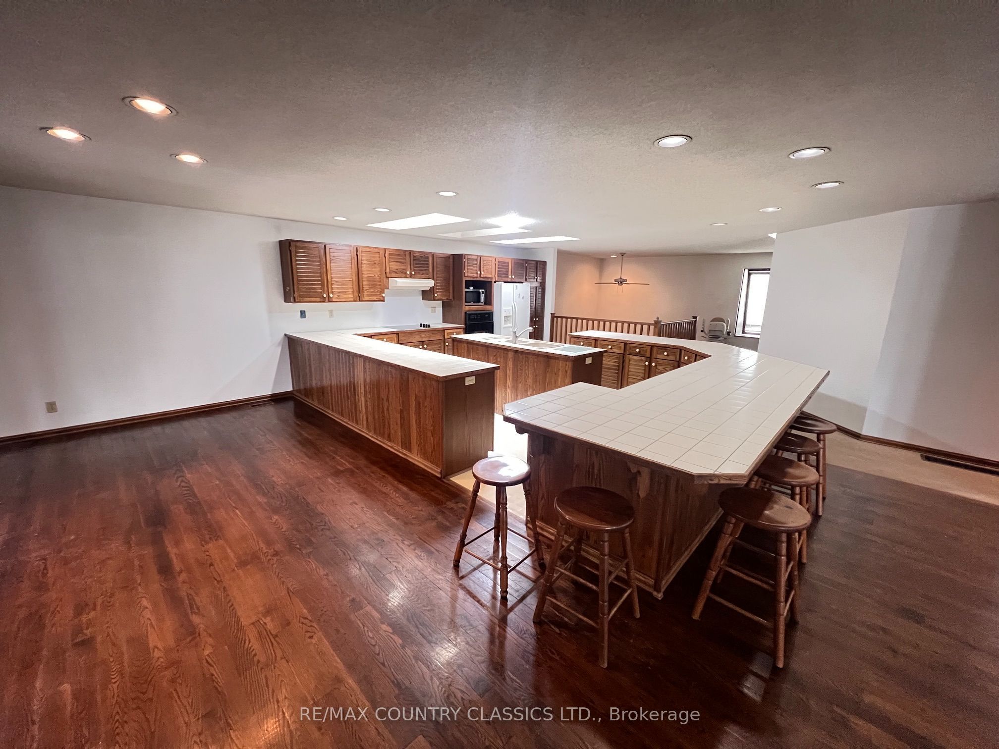 10 - 12 Flint Avenue, Bancroft, ON K0L 1C0 photo 5