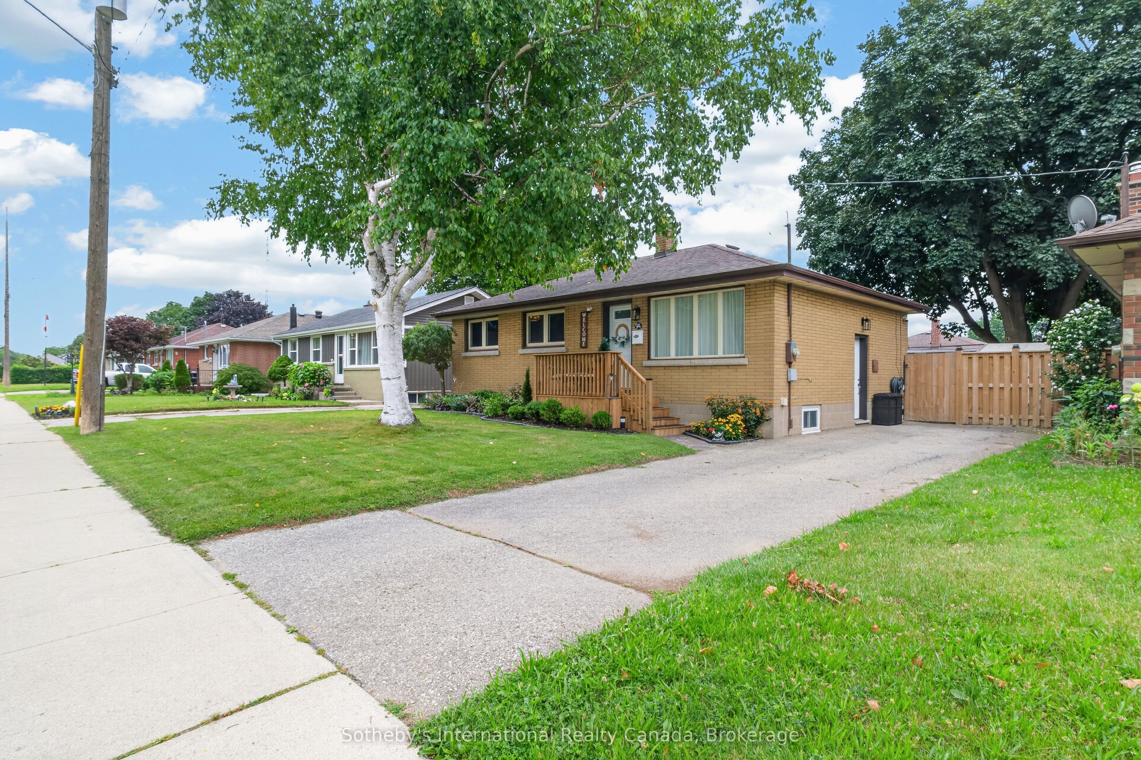 94 Ninth Avenue, Brantford, ON N3S 1E5