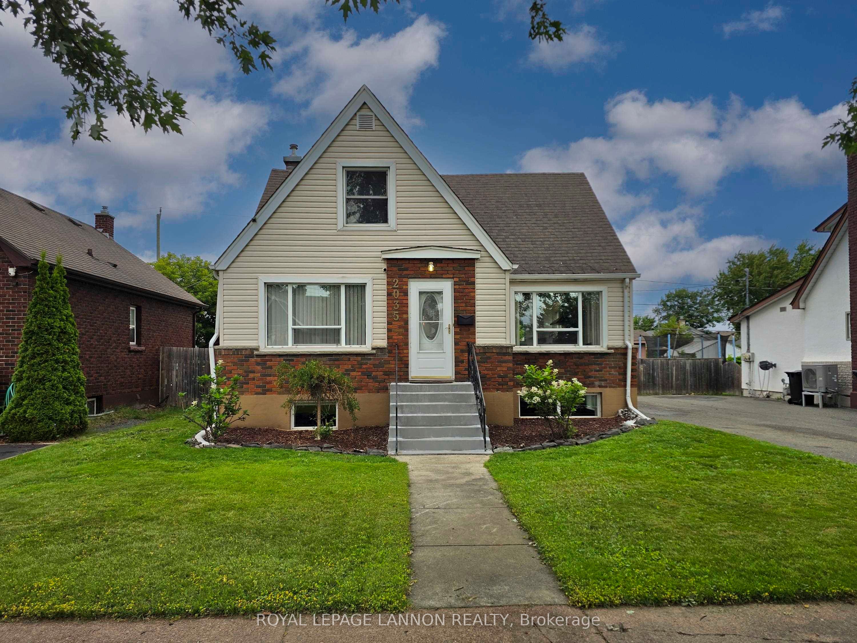 2035 Hamilton Avenue, Thunder Bay, ON P7E 4Y3