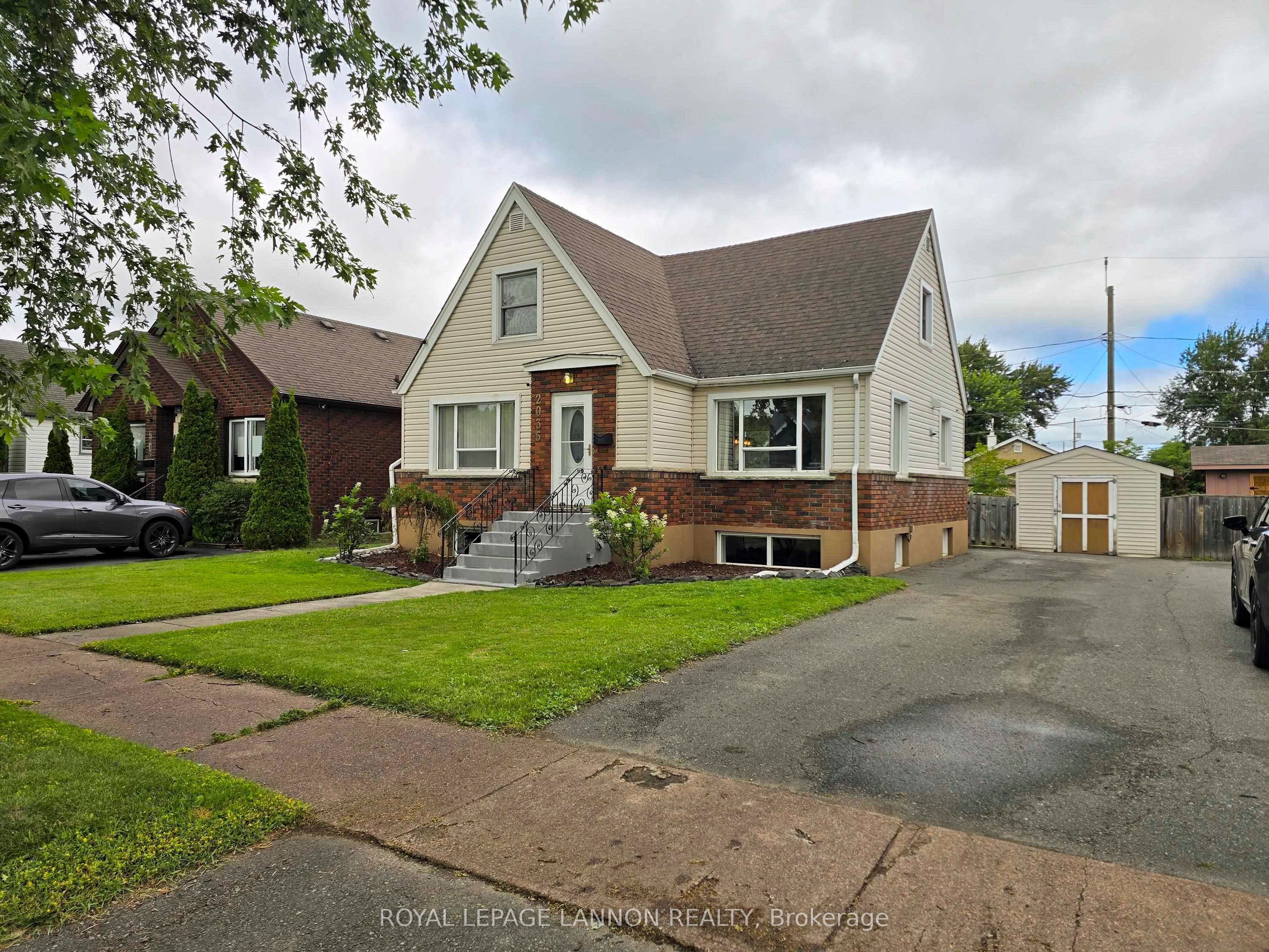 2035 Hamilton Avenue, Thunder Bay, ON P7E 4Y3 photo 2