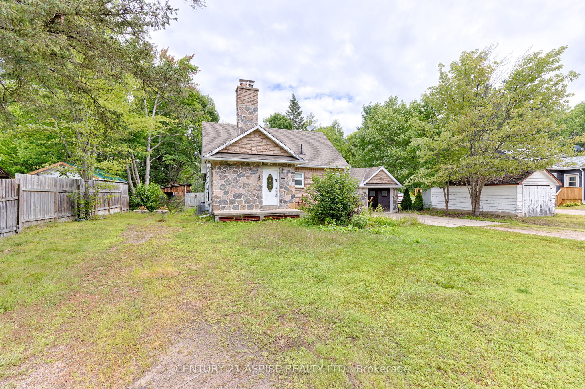 32868 Highway 17 Highway, Deep River, ON K0J 1P0 photo 3