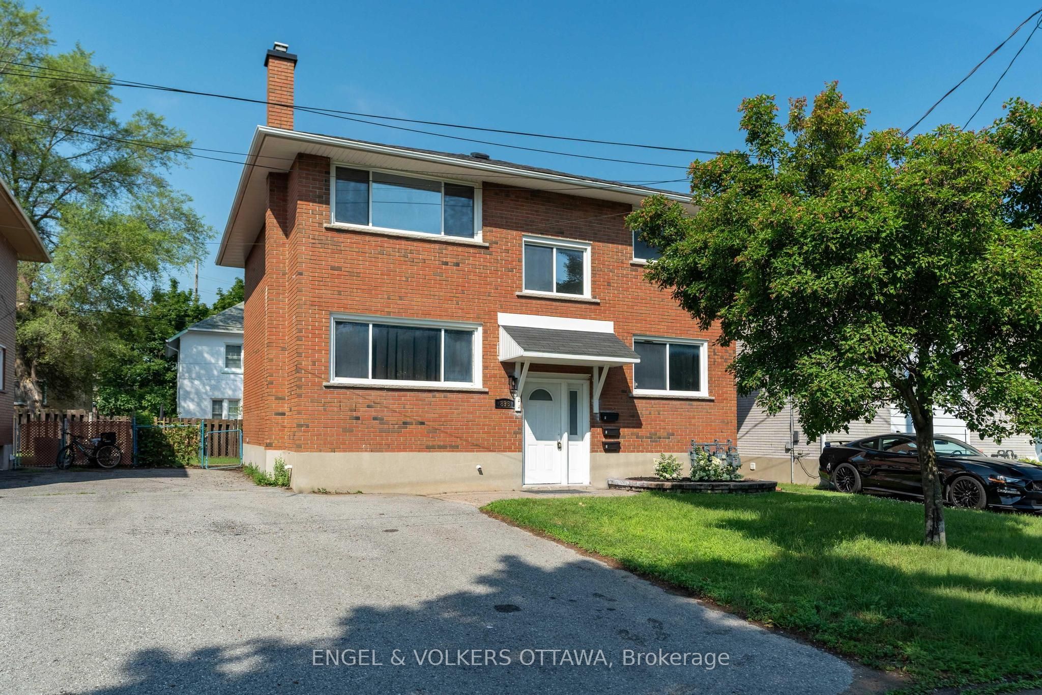 896 Pinewood Crescent 3, Britannia Heights - Queensway Terrace N and Area, ON K2B 5Y4 photo 2