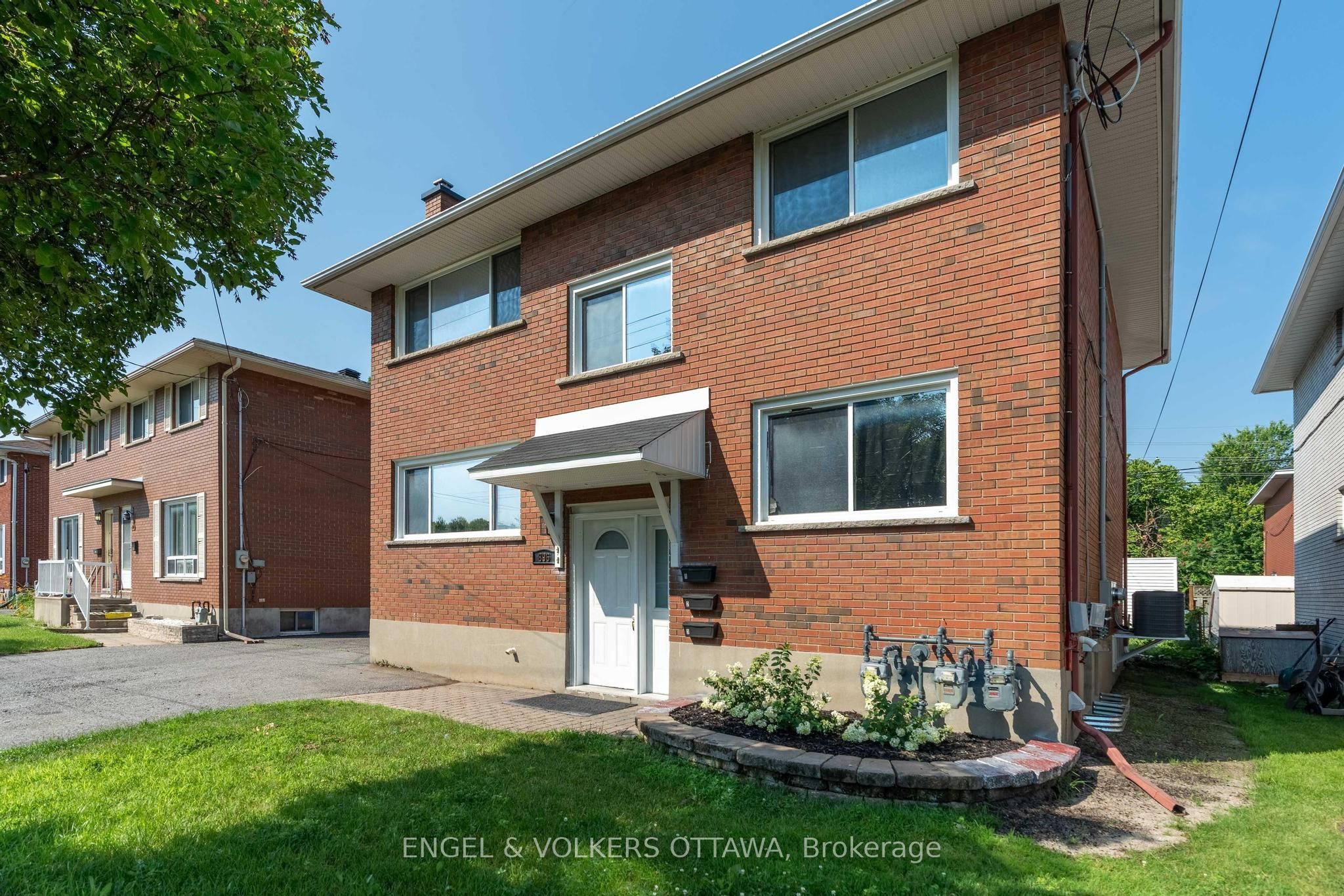 896 Pinewood Crescent 3, Britannia Heights - Queensway Terrace N and Area, ON K2B 5Y4 photo 3