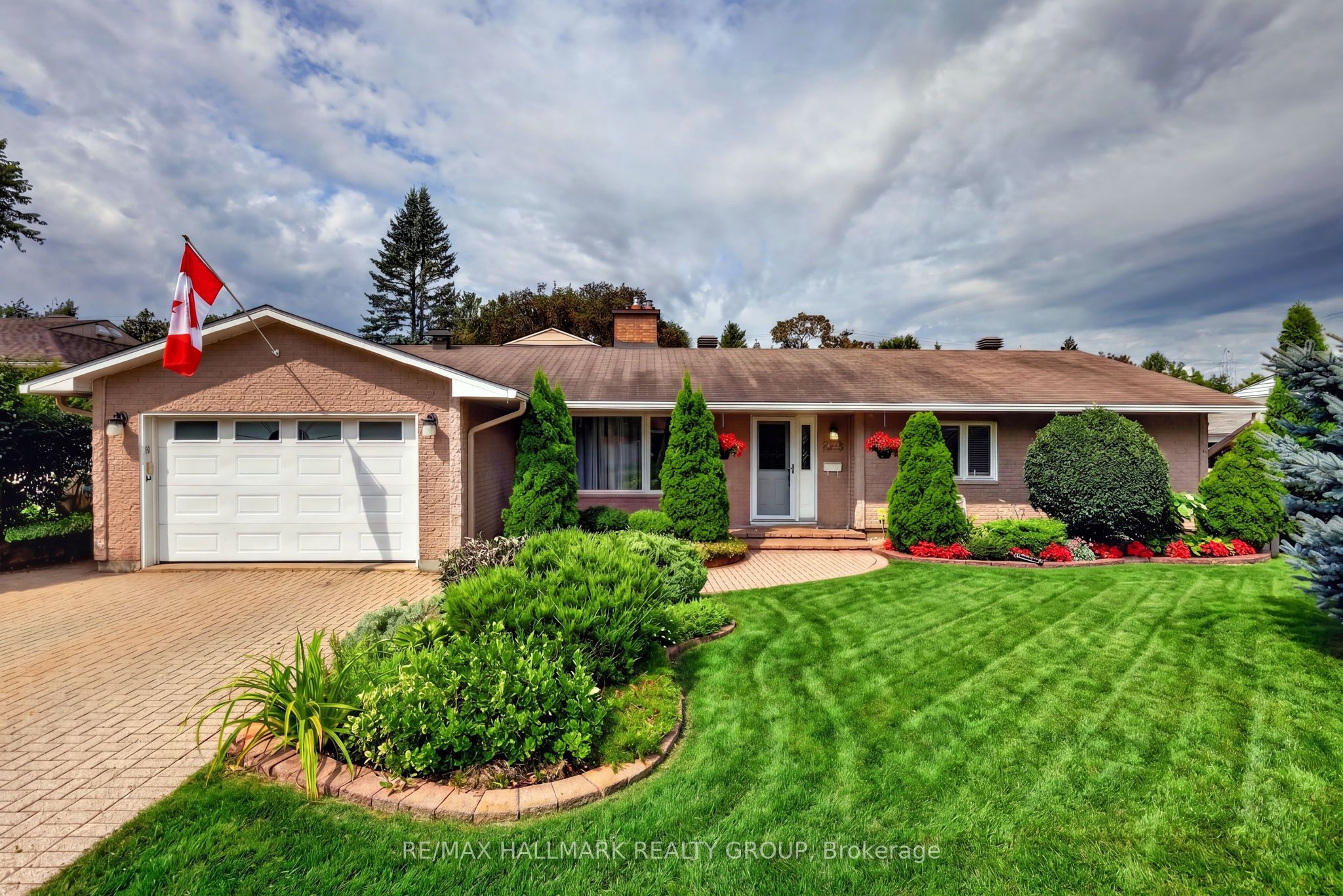 2692 Colman Street, Billings Bridge - Riverside Park and Area, ON K1V 8J9