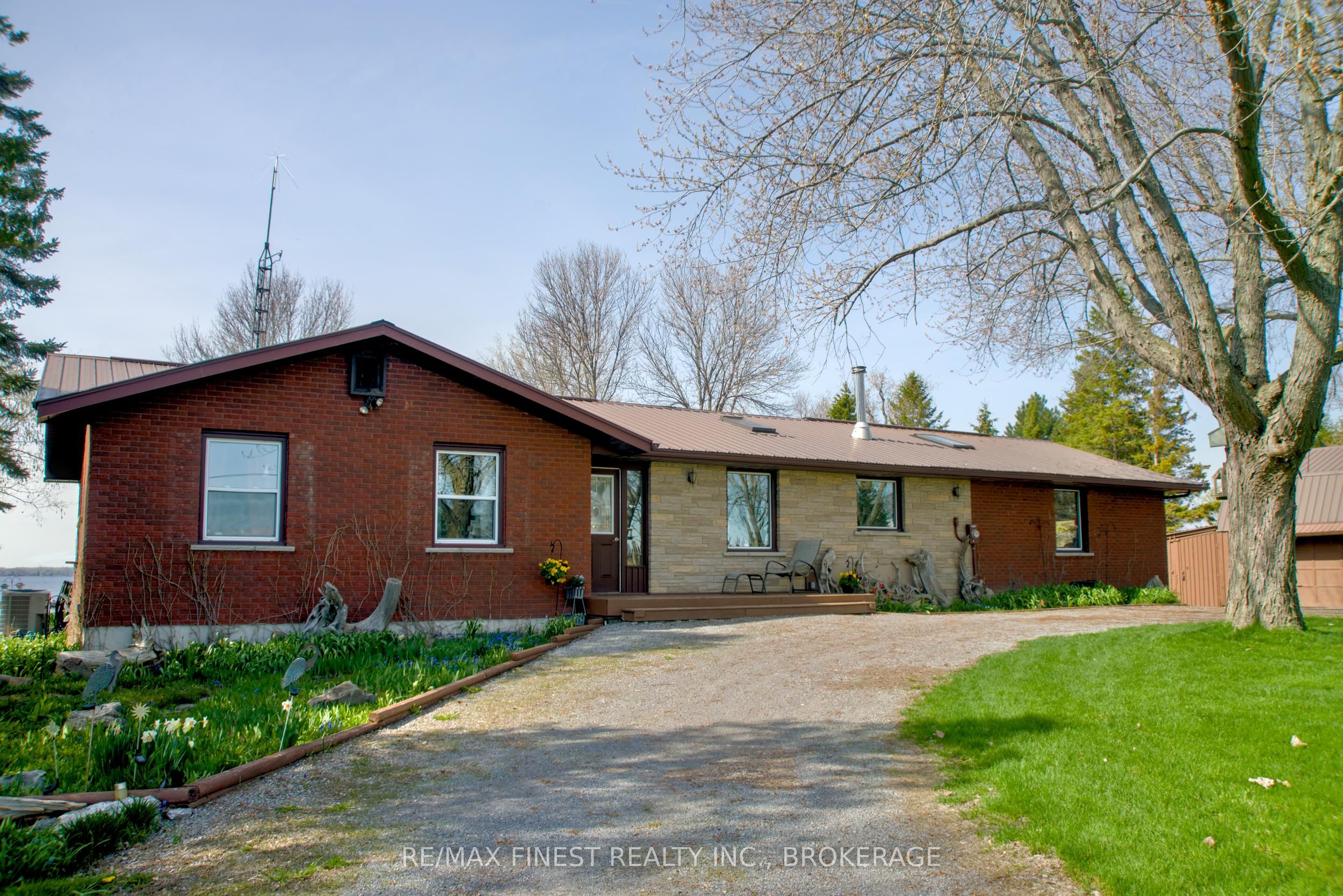 10930 Front Road, Loyalist, ON K0H 2S0 photo 3