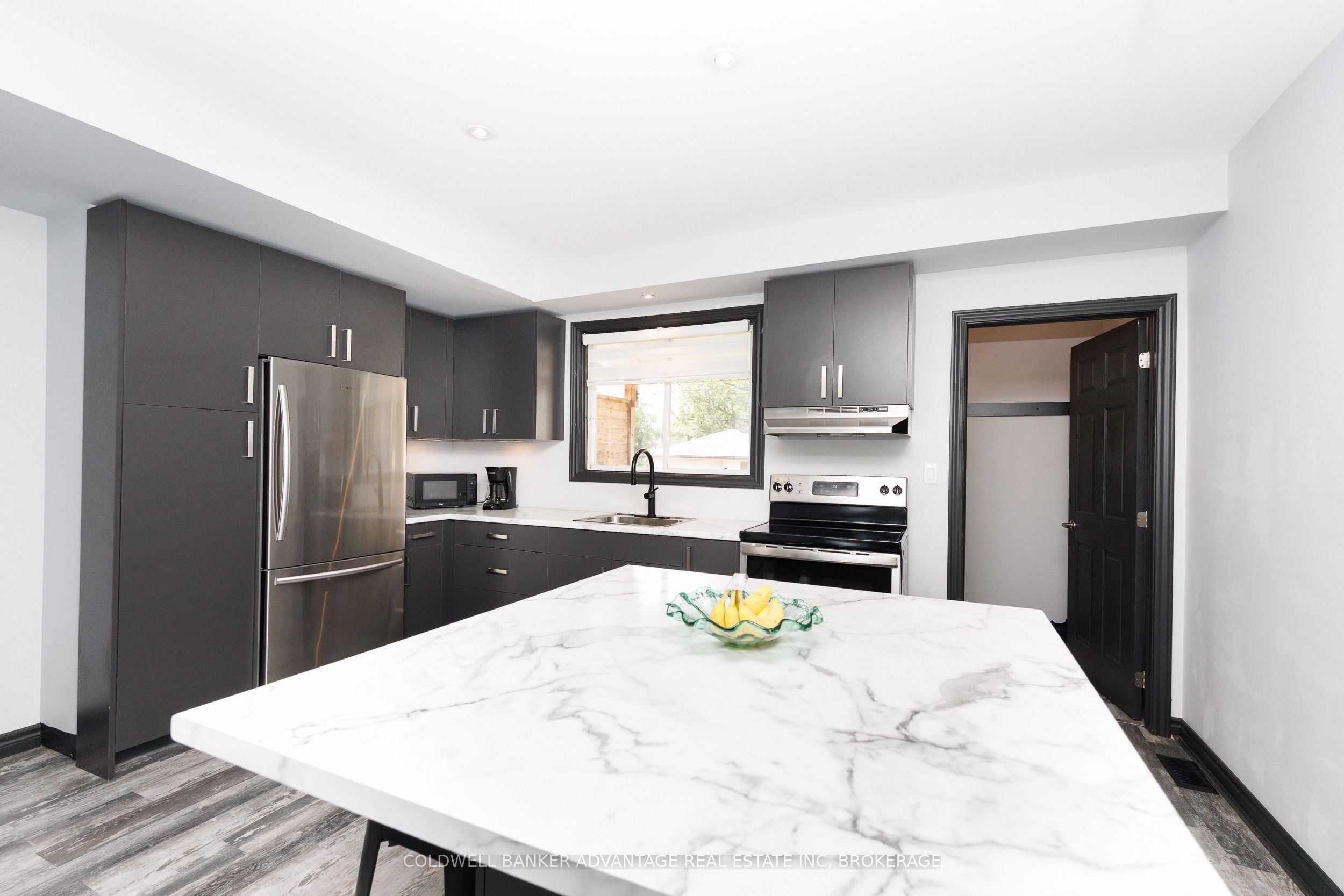 197 Lincoln Street, Welland, ON L3B 4M8 photo 2