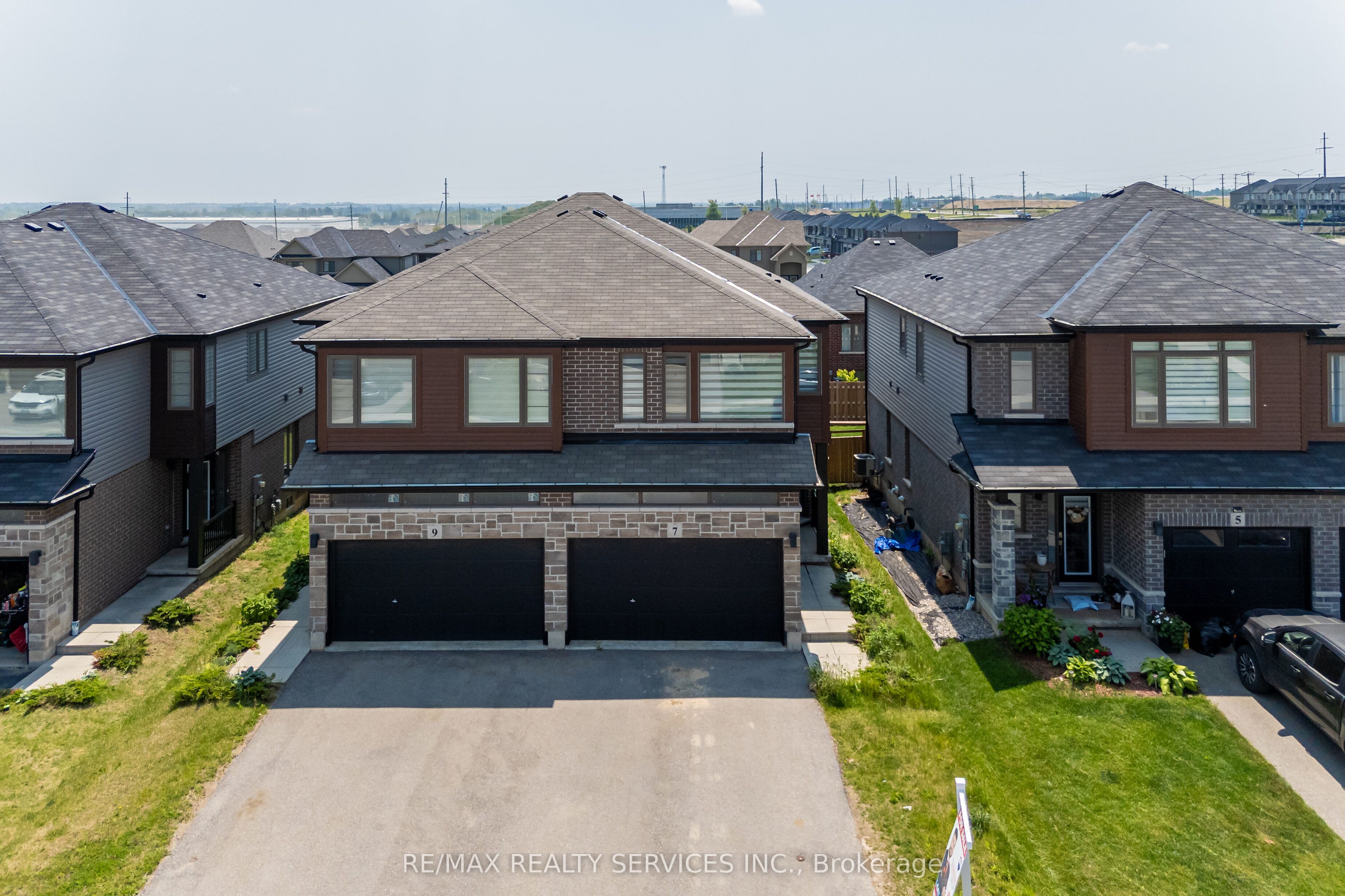 7 Baker Lane, Brant, ON N3L 0K3 photo 2