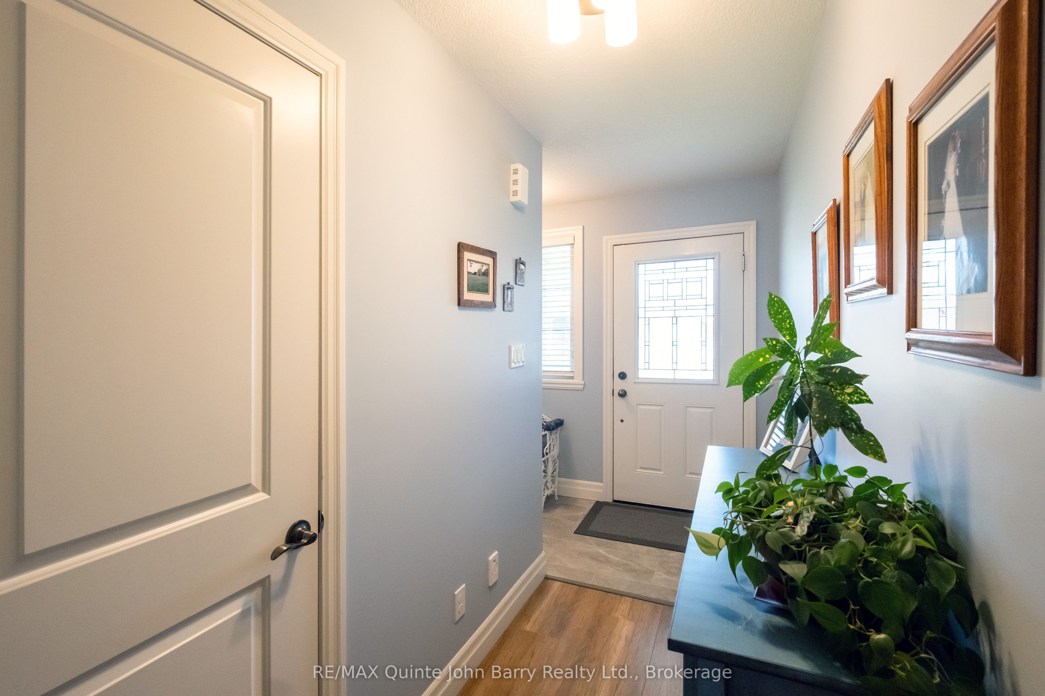 49 McIntosh Crescent, Quinte West, ON K8V 0G1 photo 4