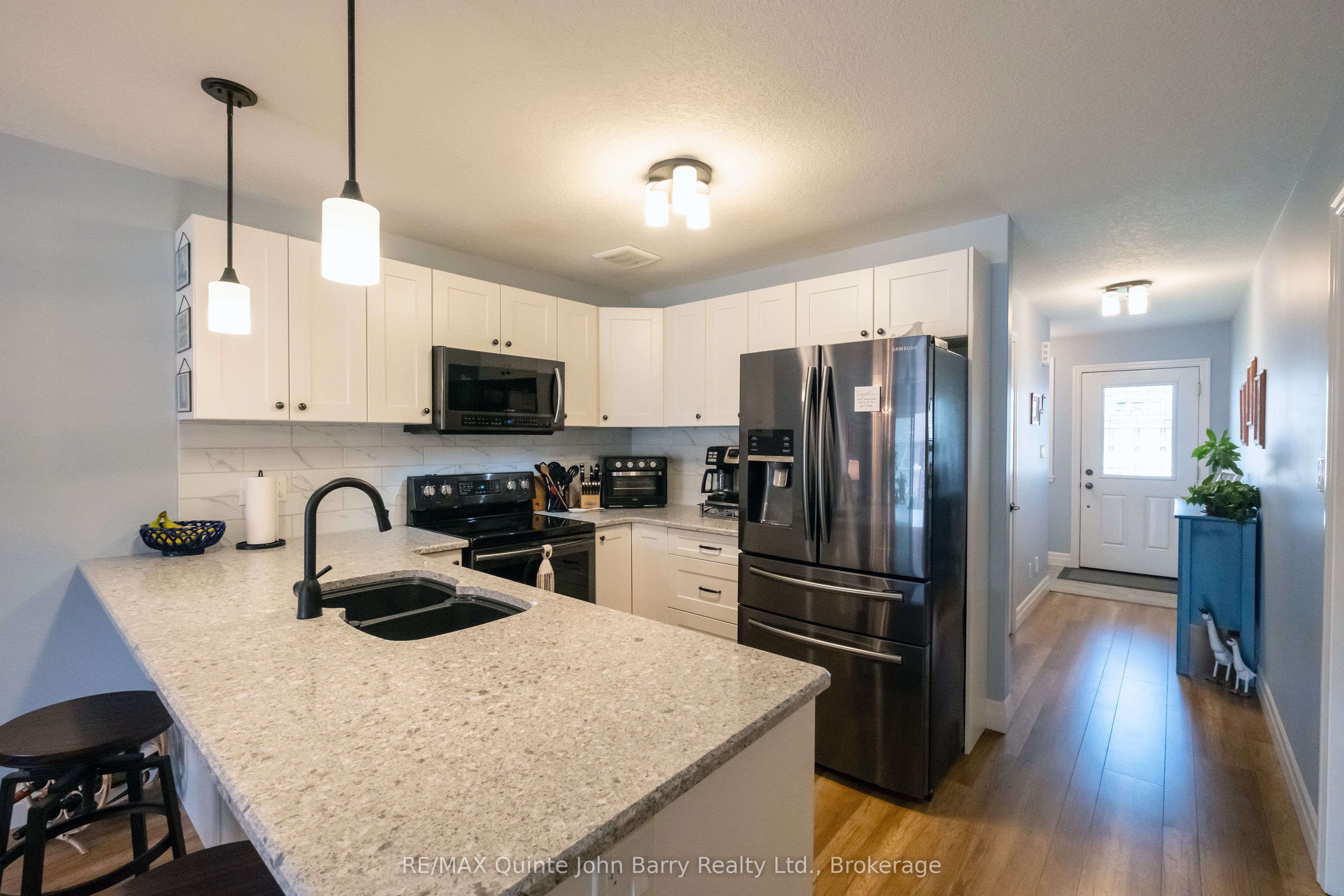 49 McIntosh Crescent, Quinte West, ON K8V 0G1 photo 5