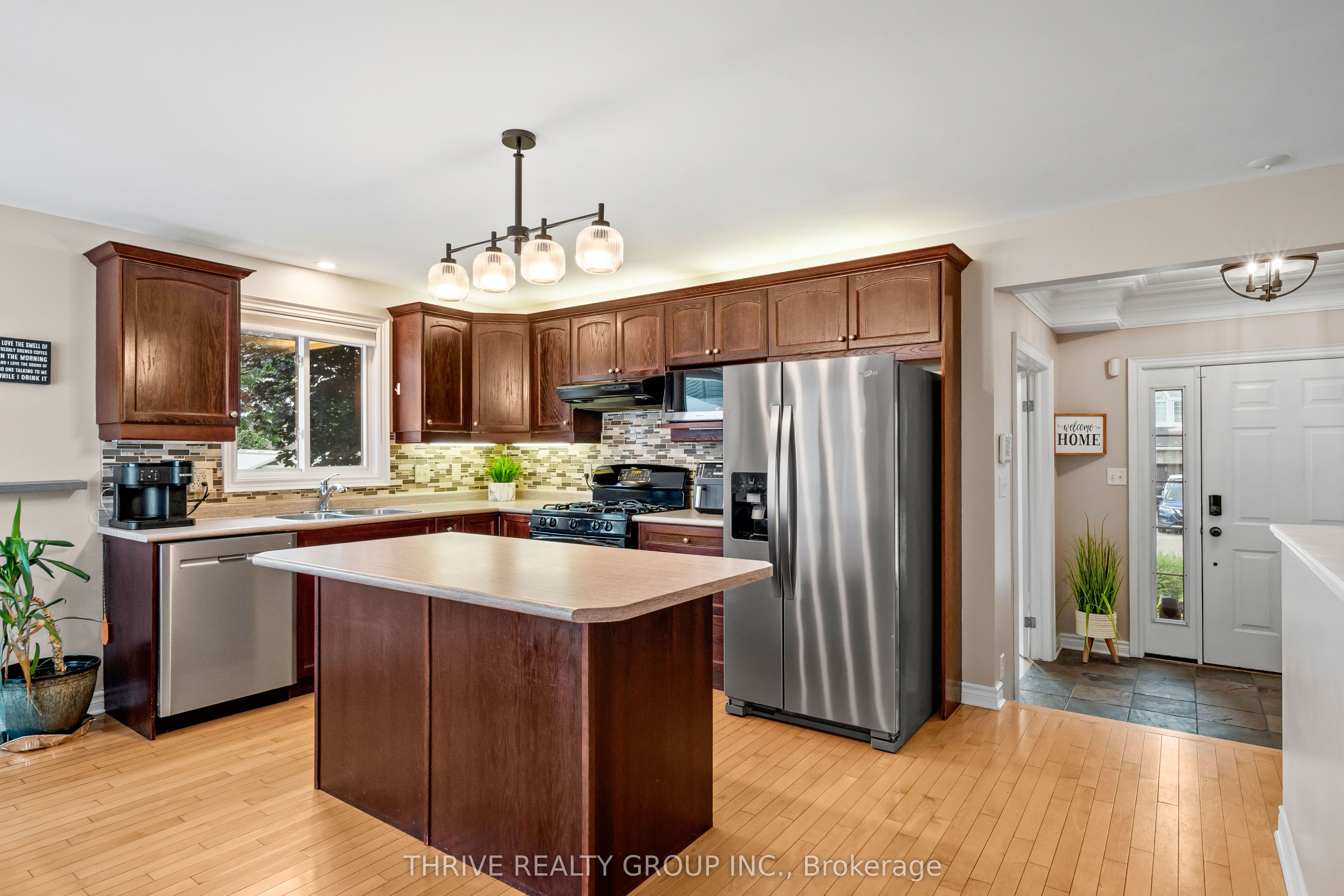 102 LOGGERS Grove, London East, ON N6W 6G5 photo 4