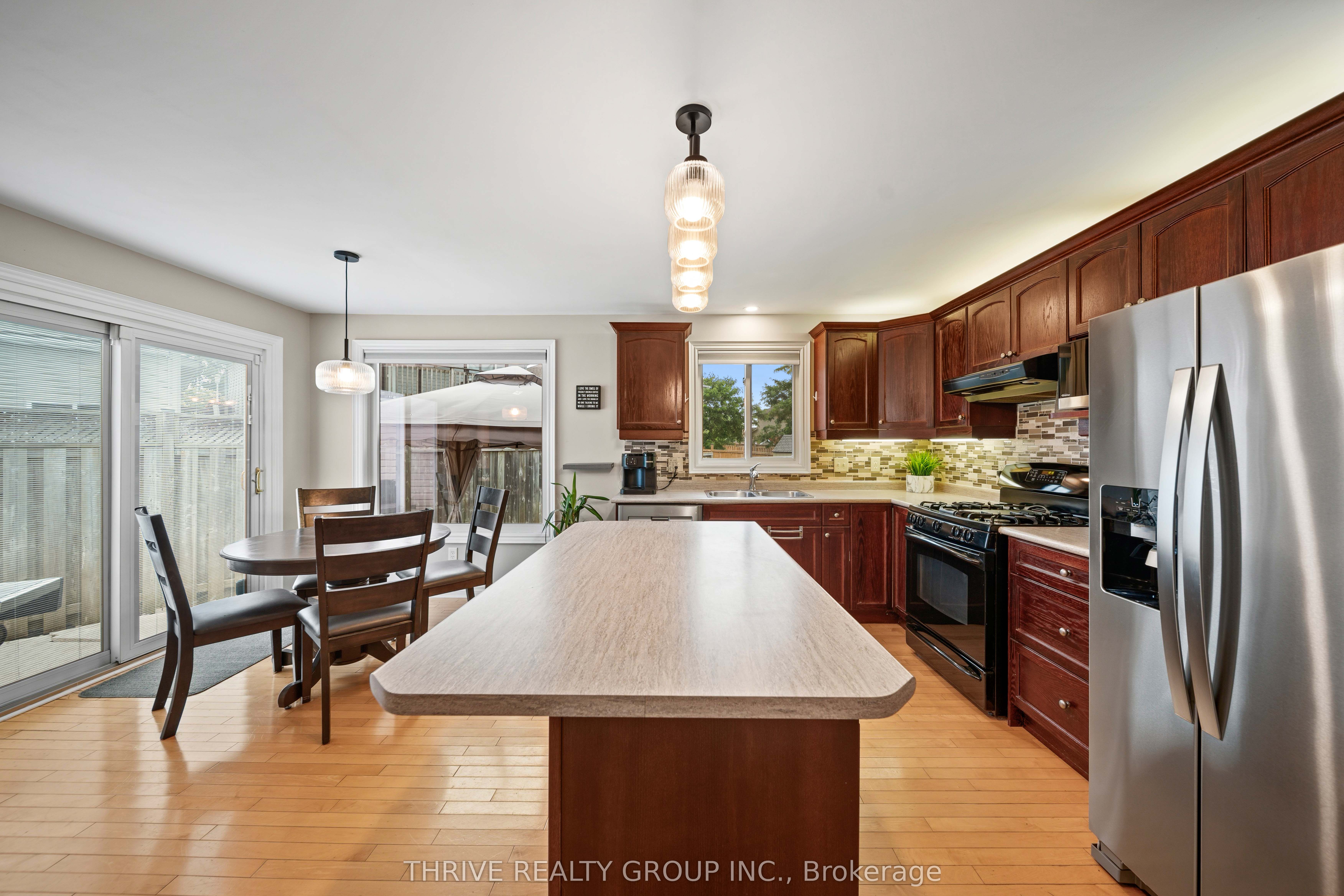 102 LOGGERS Grove, London East, ON N6W 6G5 photo 5