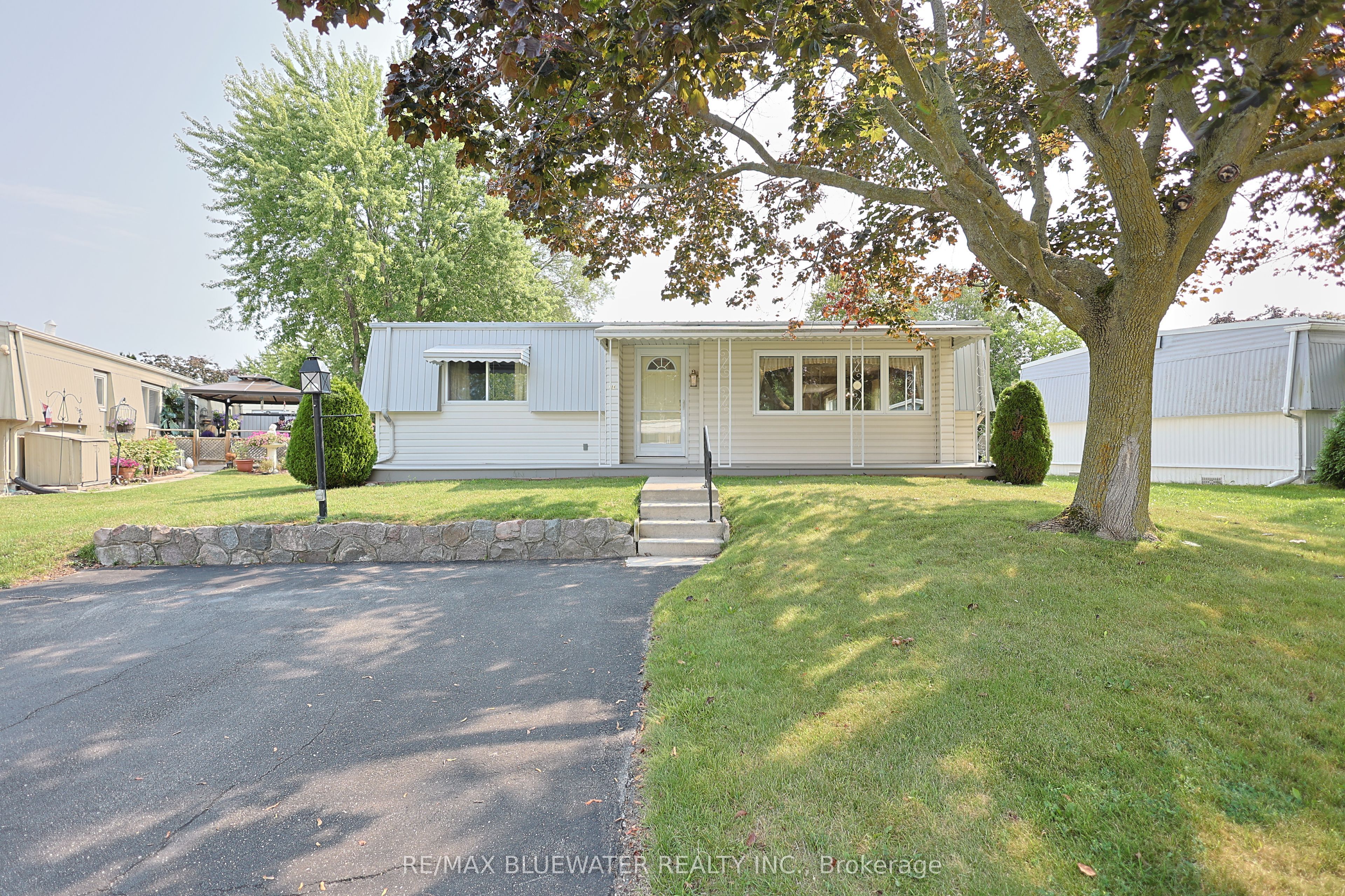 254 Highland Springs, South Huron, ON N0M 1T0