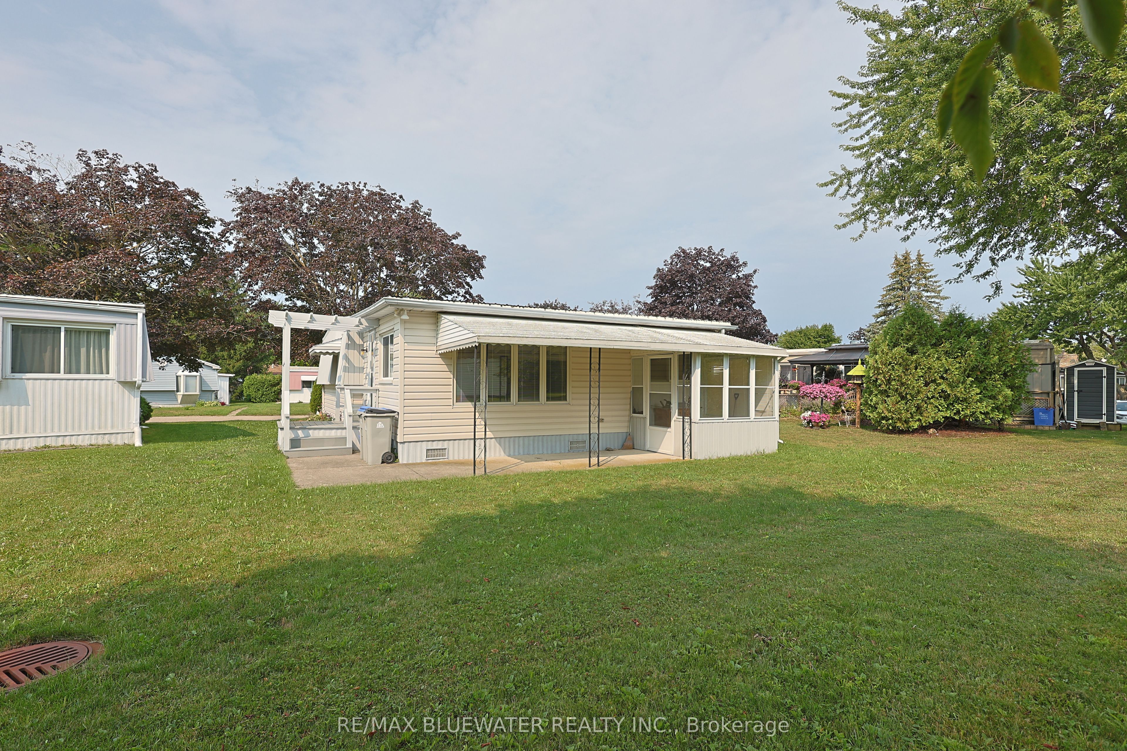 254 Highland Springs, South Huron, ON N0M 1T0 photo 3