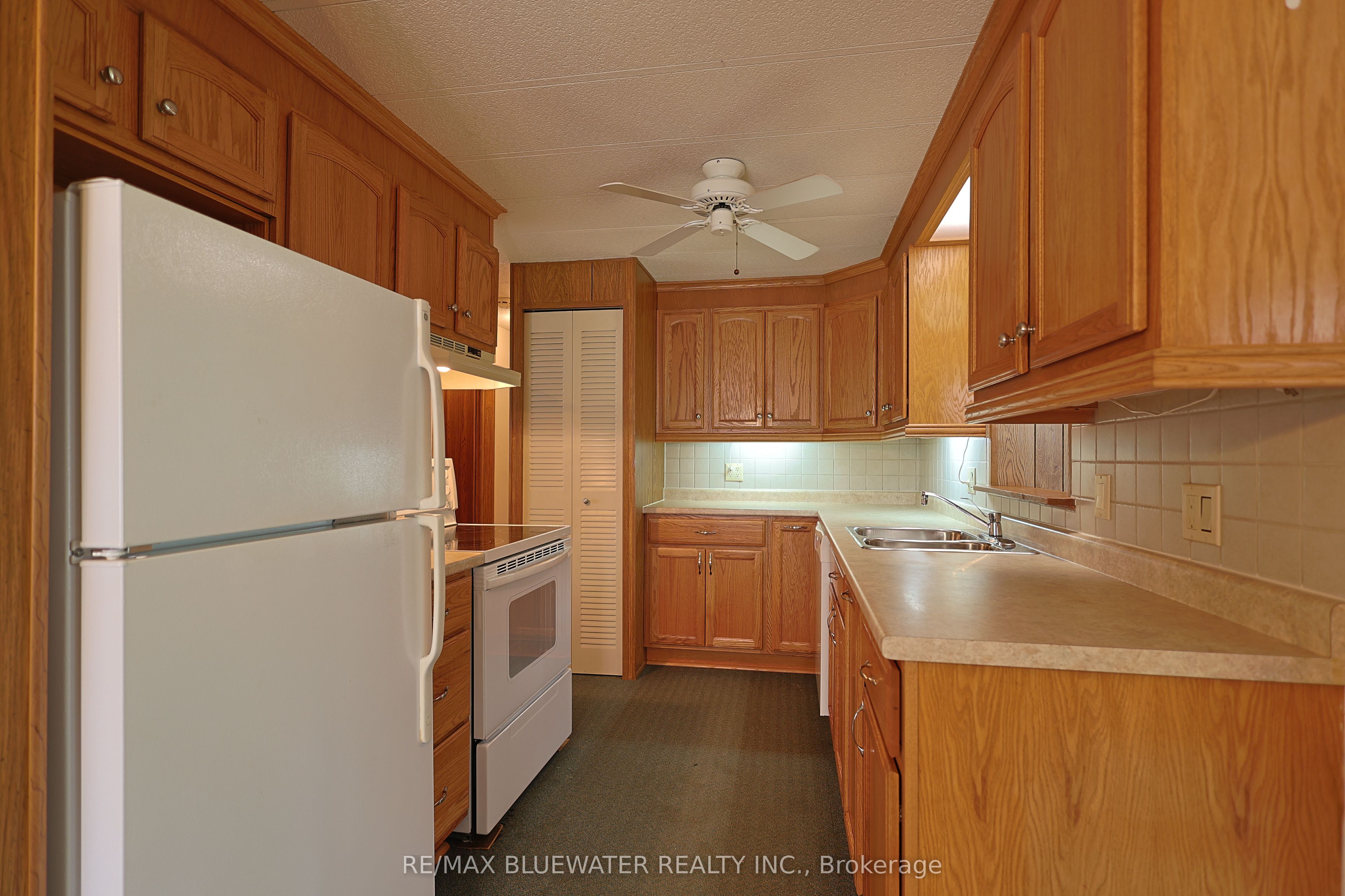 254 Highland Springs, South Huron, ON N0M 1T0 photo 4