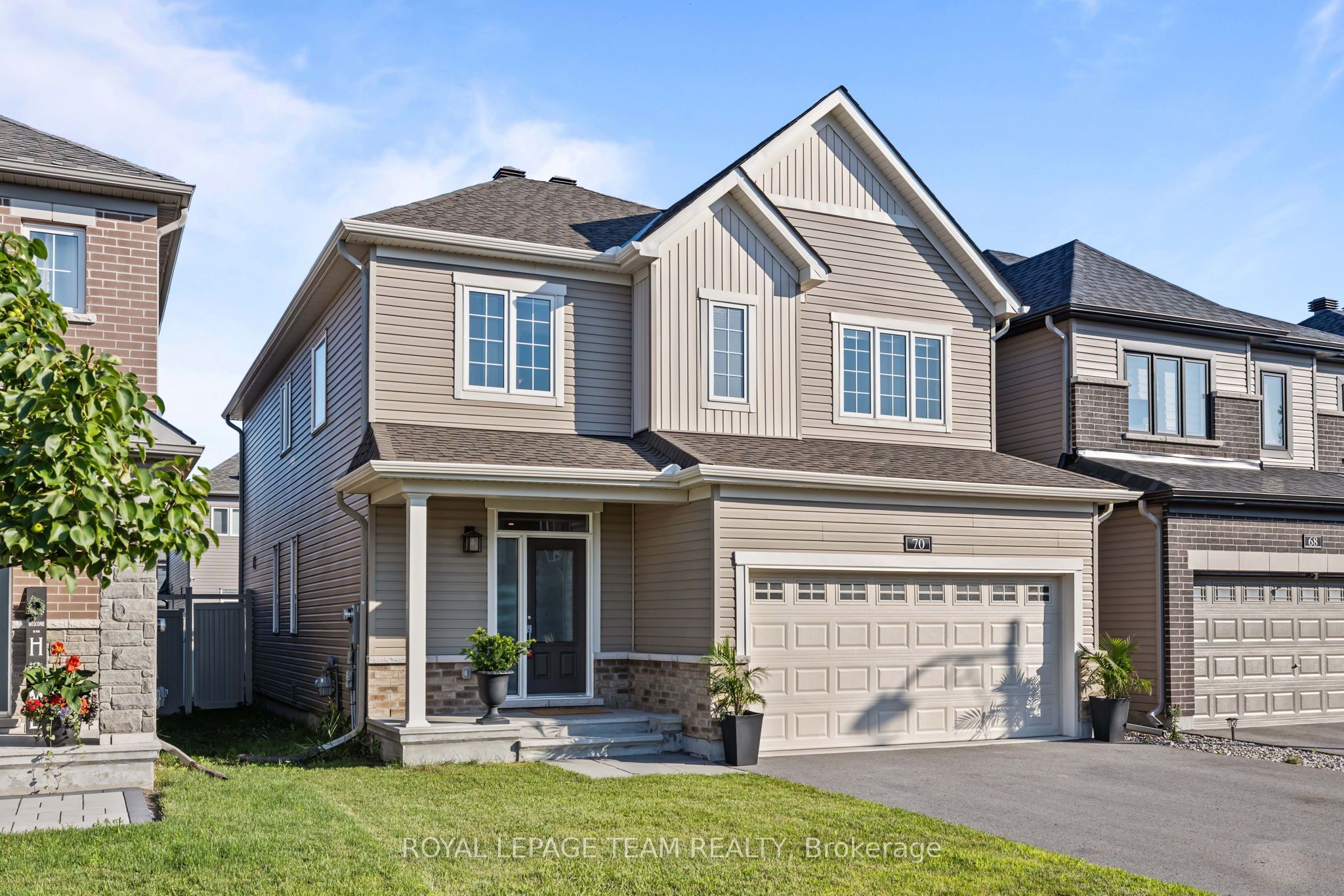 70 Ralph Erfle Way, Barrhaven, ON K2J 6V5 photo 2