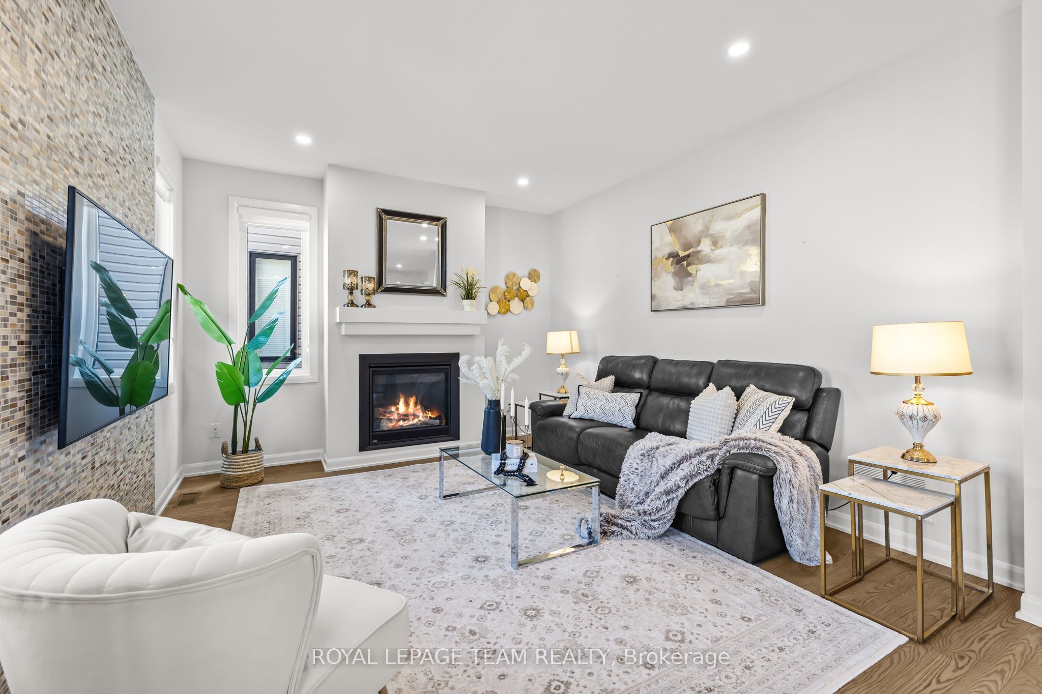 70 Ralph Erfle Way, Barrhaven, ON K2J 6V5 photo 5