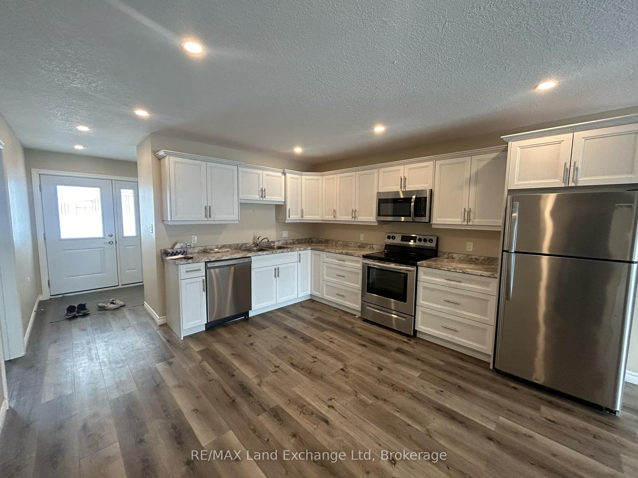 206 Rutledge Street 2, North Huron, ON N0M 1H0 photo 2