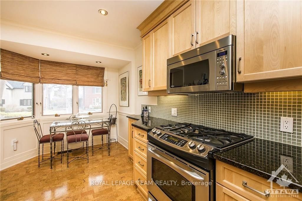 522 PICCADILLY Avenue, Tunneys Pasture and Ottawa West, ON K1Y 0H8 photo 3