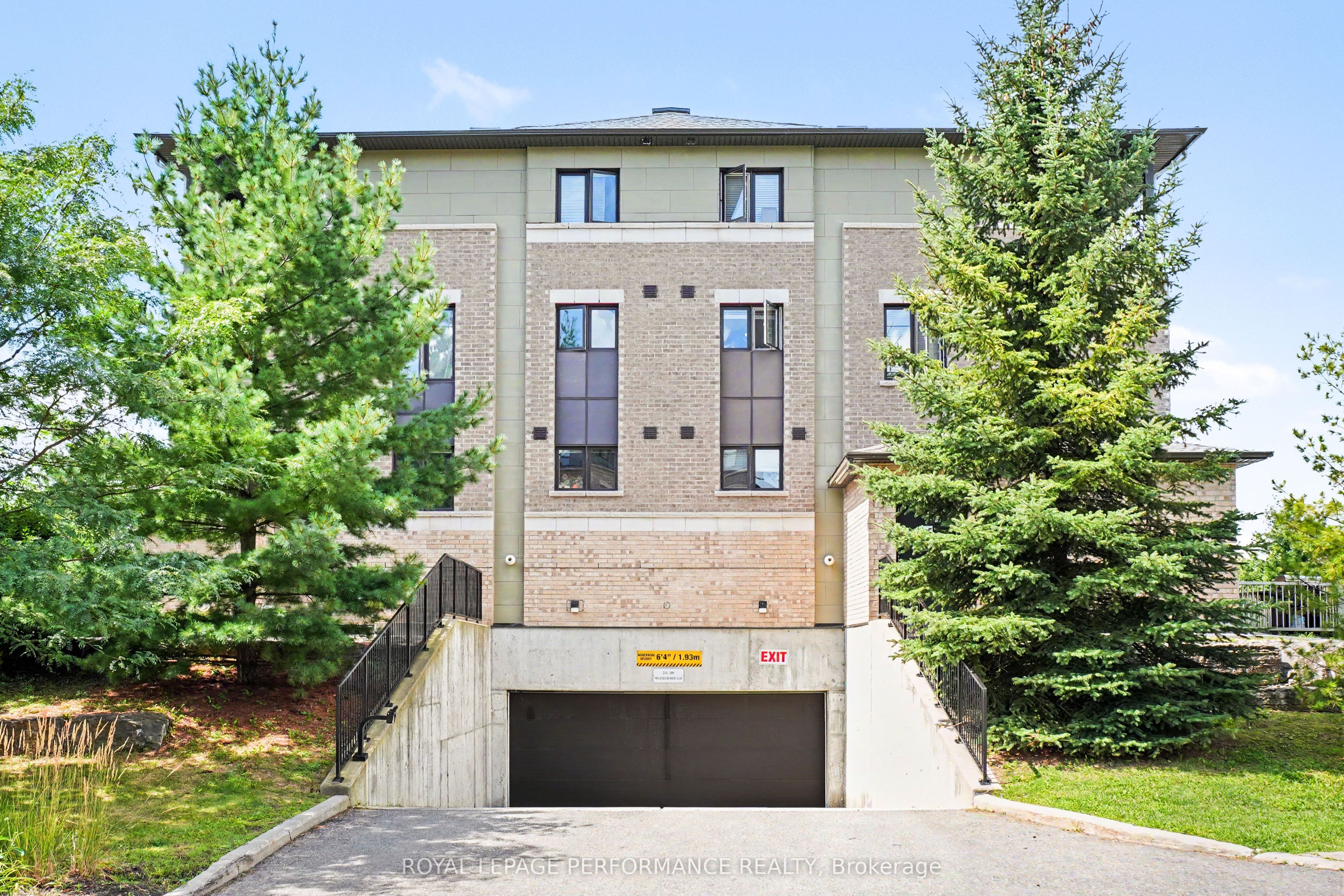 269A Titanium Private, Orleans - Convent Glen and Area, ON K1C 0A5 photo 3