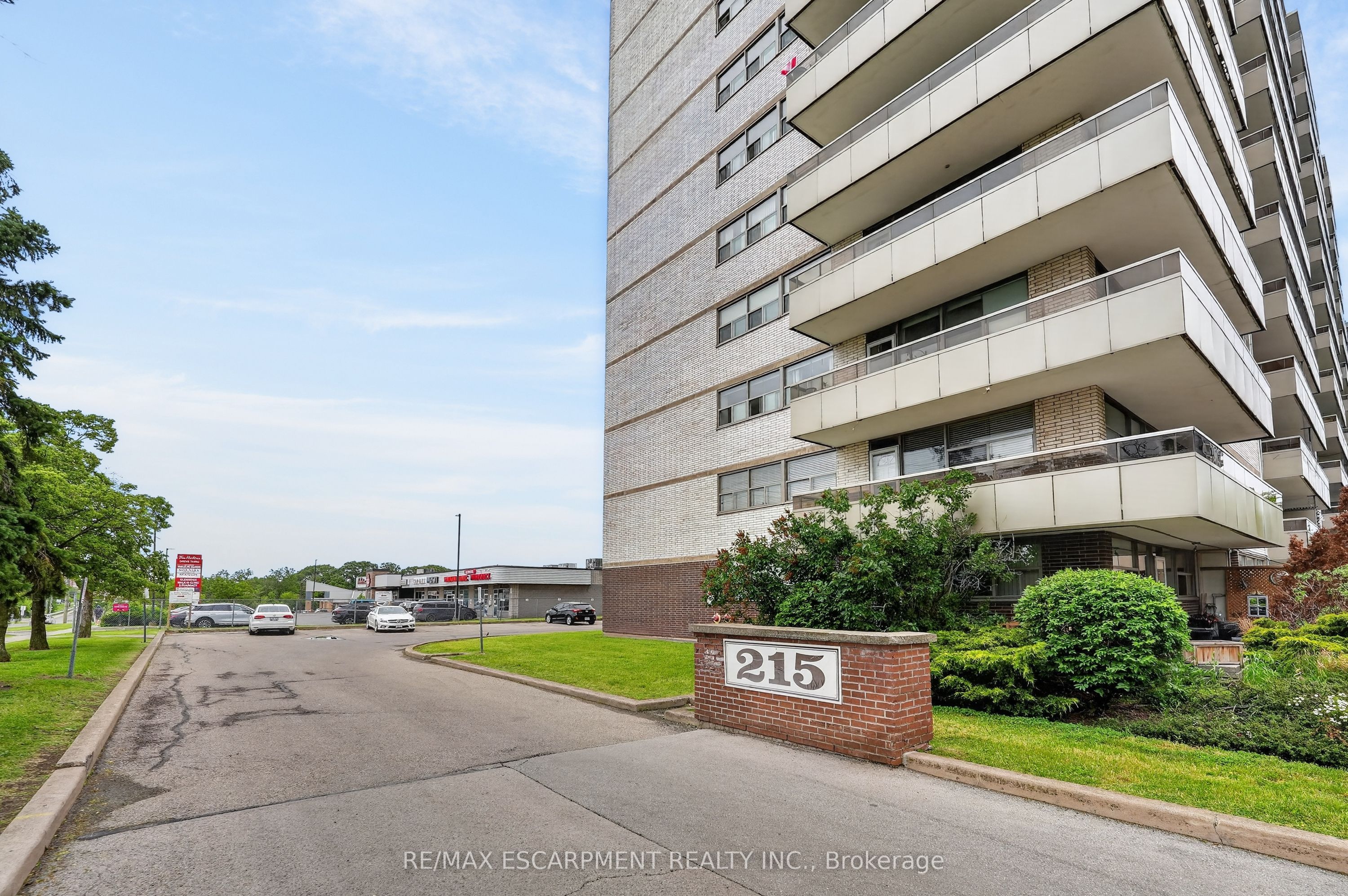 215 Glenridge Avenue 1201, St. Catharines, ON L2T 3J7 photo 3