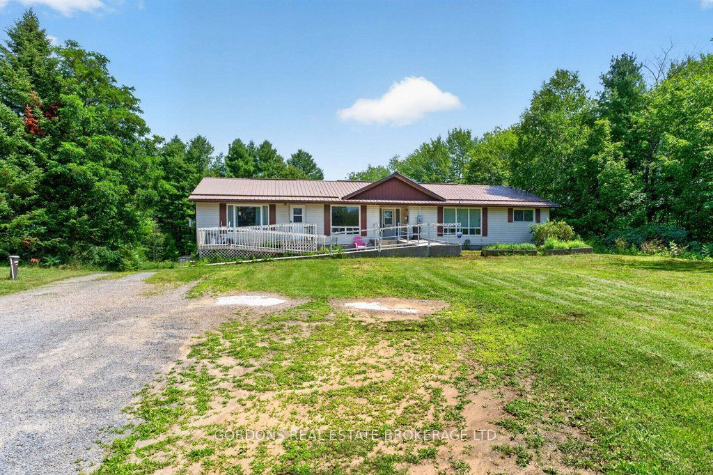 11703 Highway 41, Addington Highlands, ON K0H 1Z0 photo 3