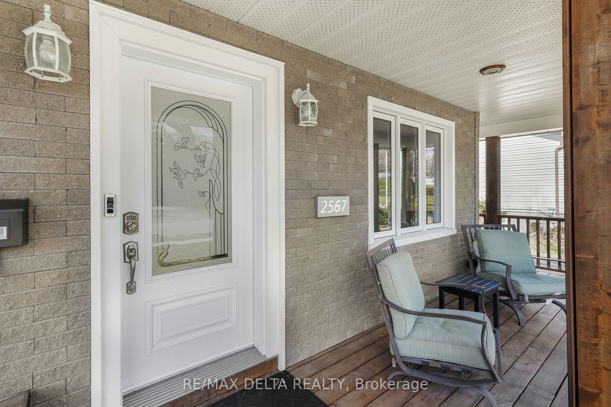 2567 Cleroux Crescent, Blackburn Hamlet, ON K1W 1B6 photo 3
