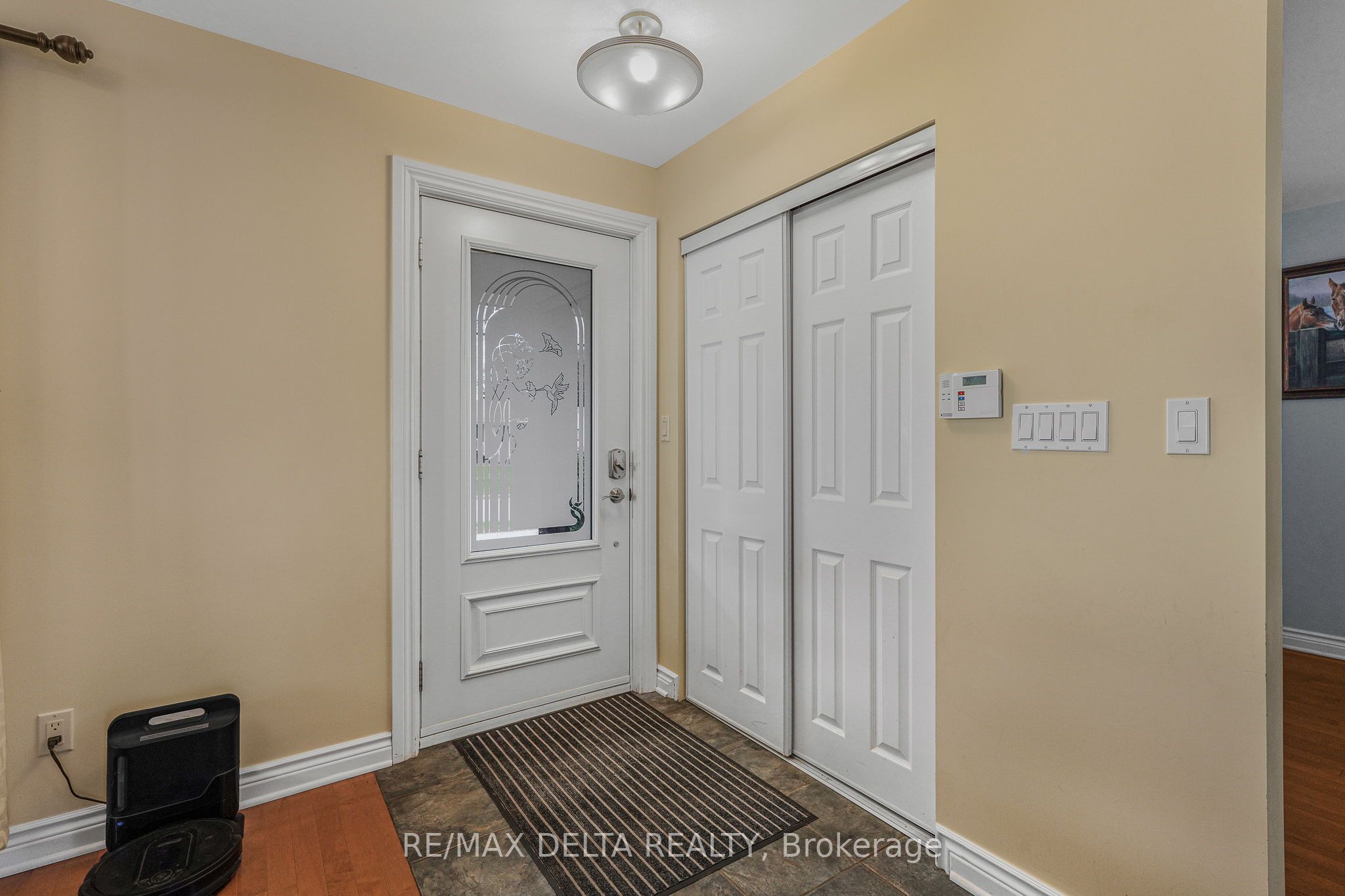 2567 Cleroux Crescent, Blackburn Hamlet, ON K1W 1B6 photo 4