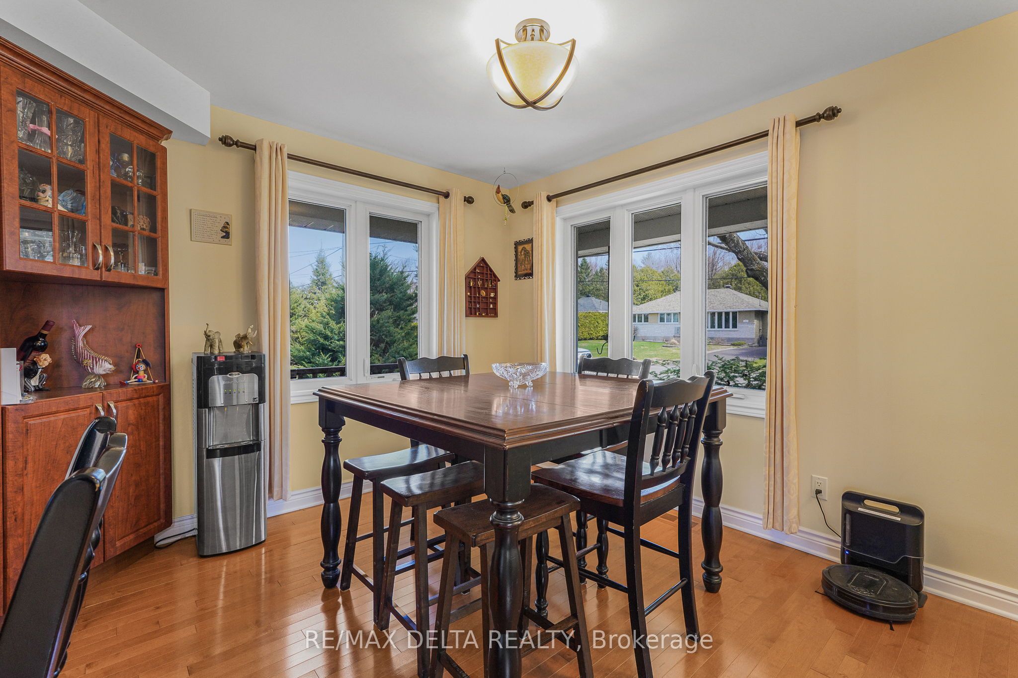 2567 Cleroux Crescent, Blackburn Hamlet, ON K1W 1B6 photo 5