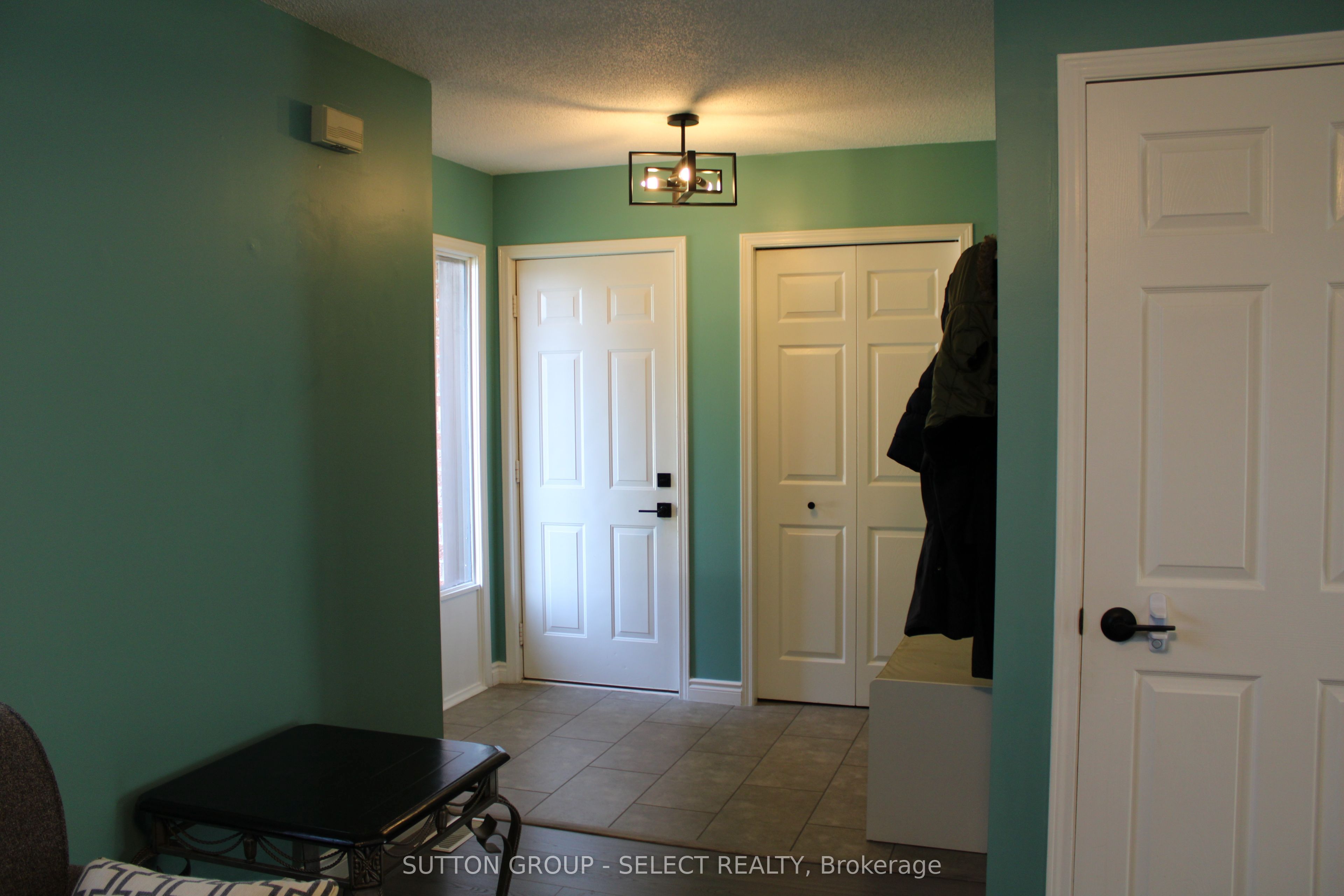 234 Parkview Drive, Strathroy-Caradoc, ON N7G 4C1 photo 2