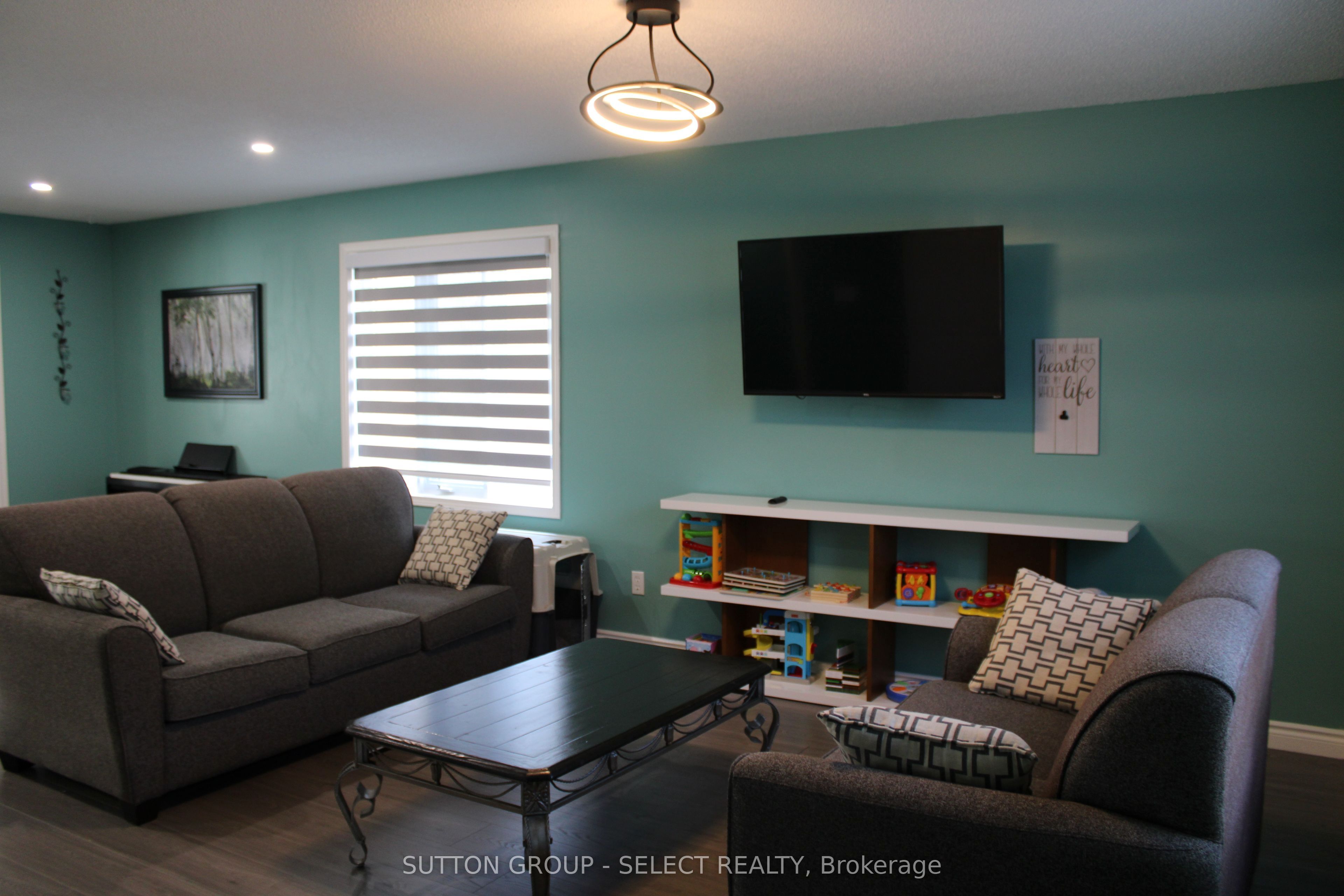 234 Parkview Drive, Strathroy-Caradoc, ON N7G 4C1 photo 3