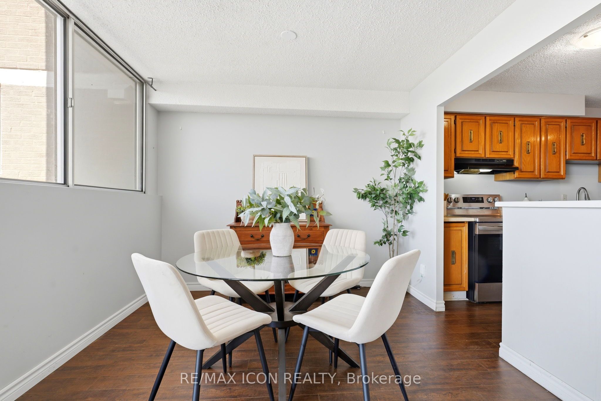 375 King Street N 708, Waterloo, ON N2J 4L6 photo 4