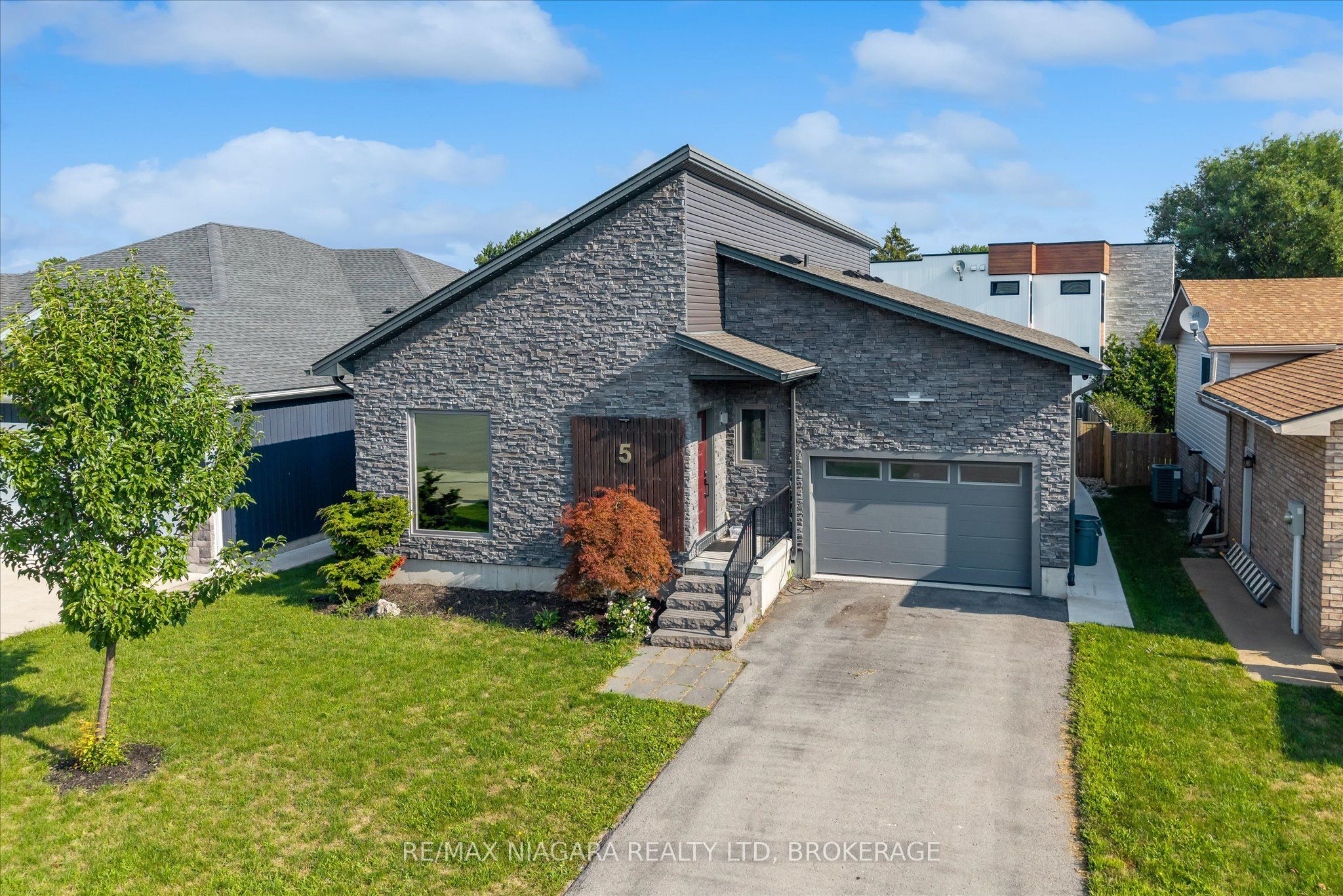 5 Heron Pointe Road, Port Colborne, ON L3K 6A9