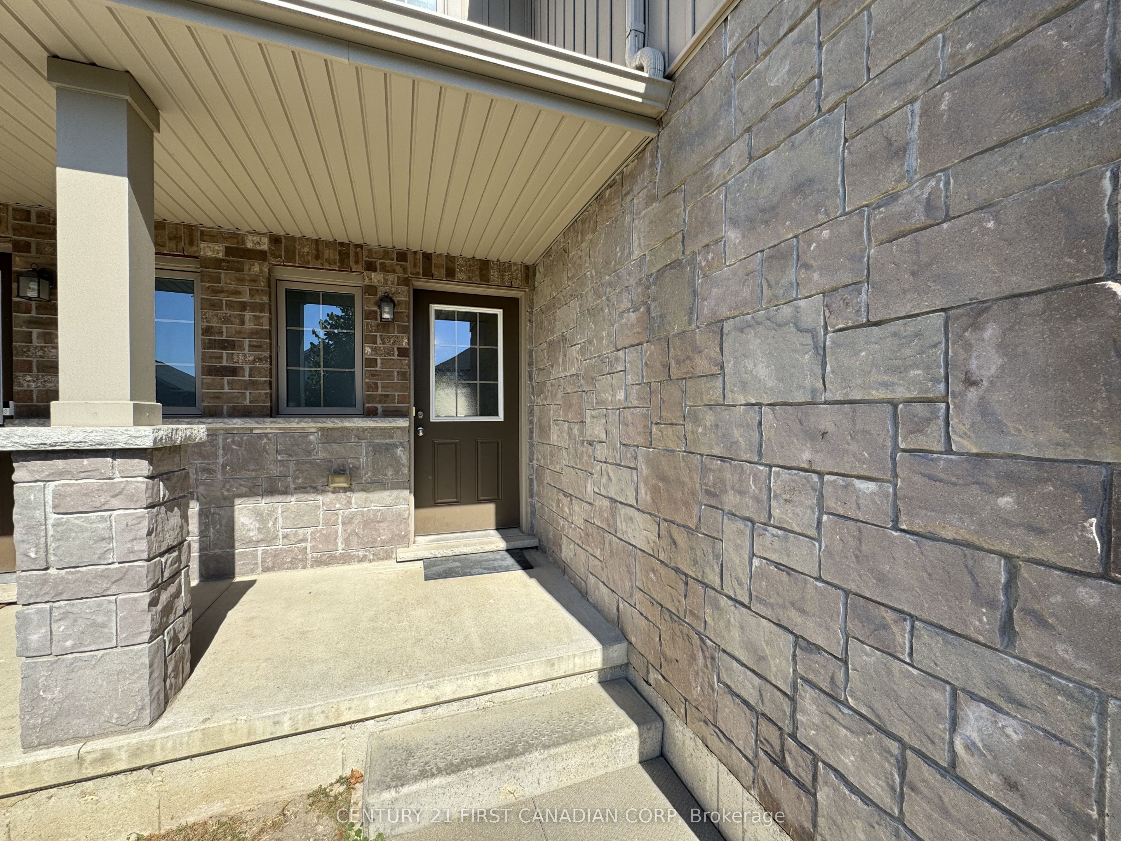 3186 Singleton Avenue, London South, ON N6L 0B8 photo 2