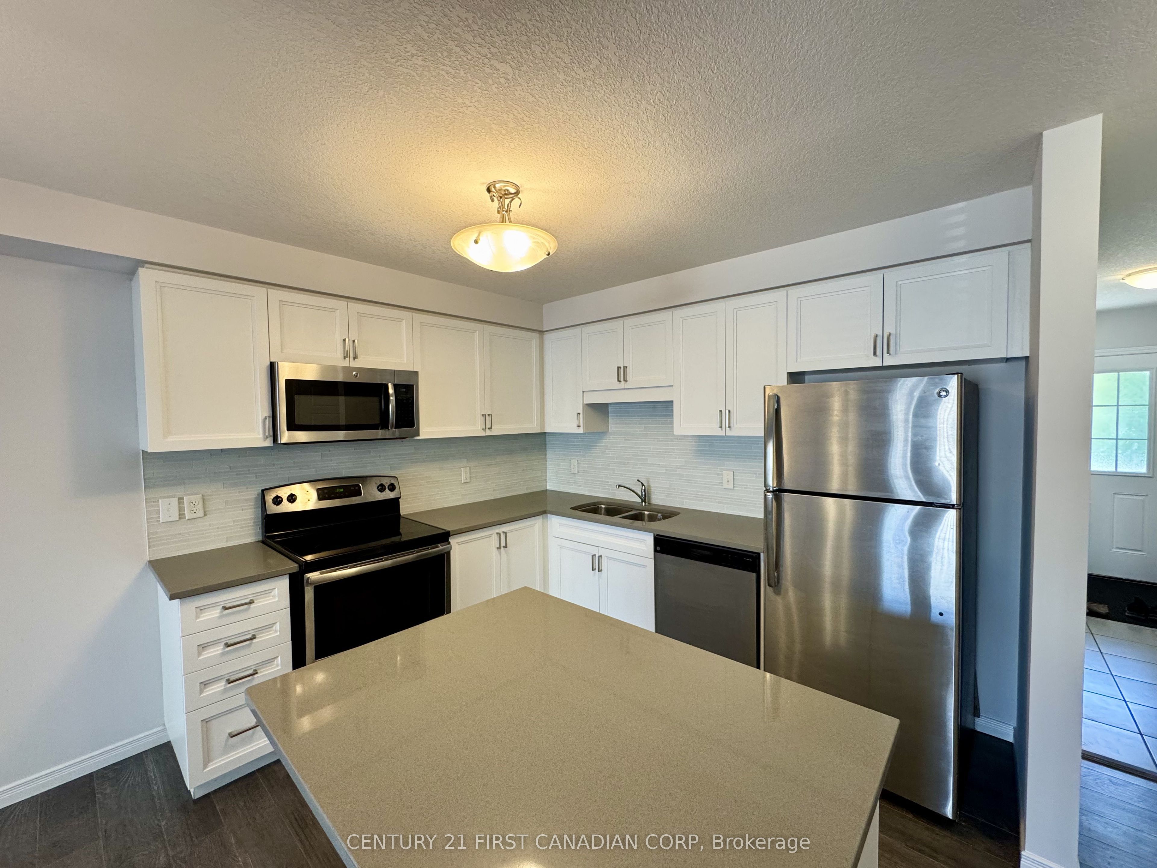 3186 Singleton Avenue, London South, ON N6L 0B8 photo 4