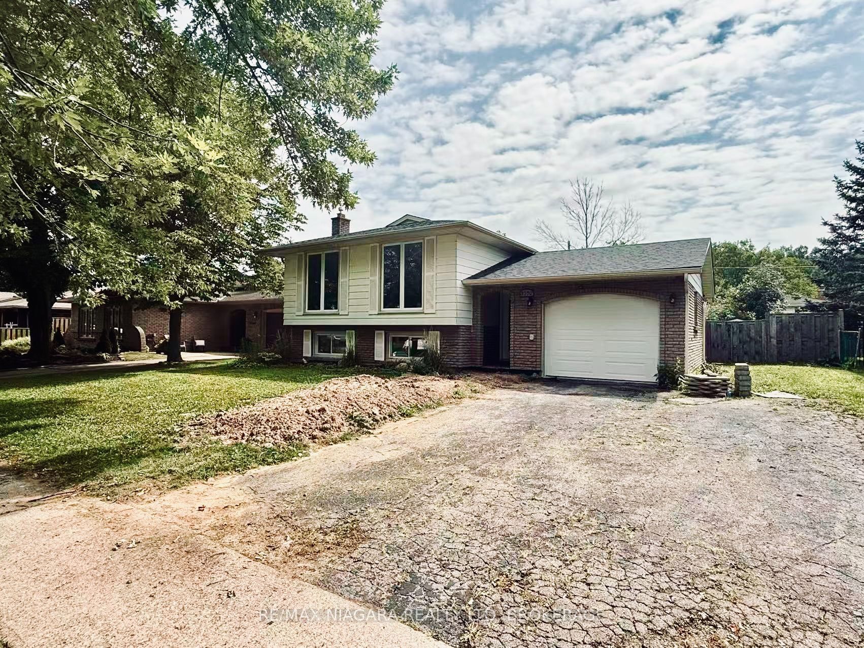 3102 Ussher Street, Niagara Falls, ON L2G 6M2