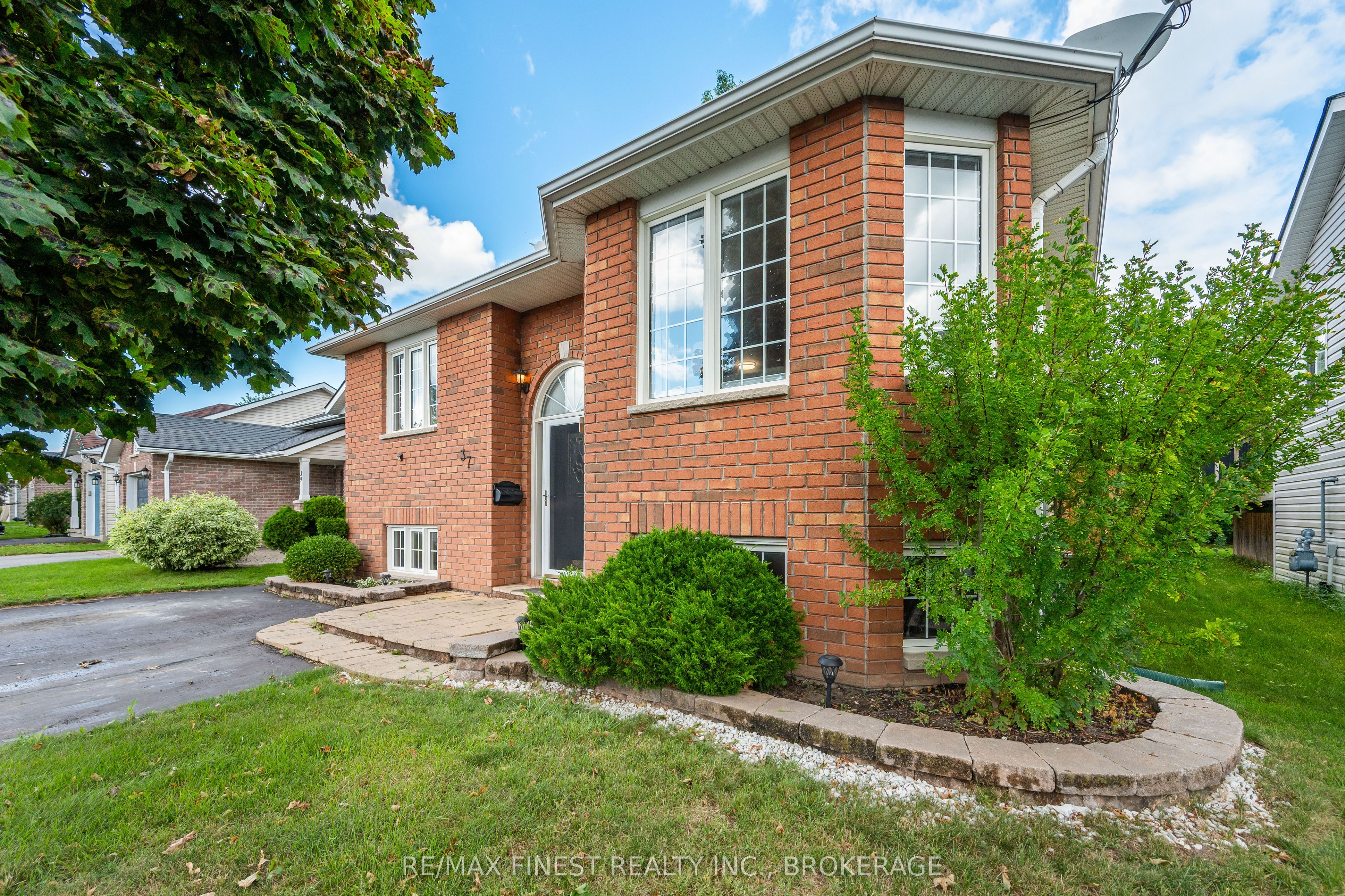 37 Liddle Lane, Belleville, ON K8N 5Y3 photo 3