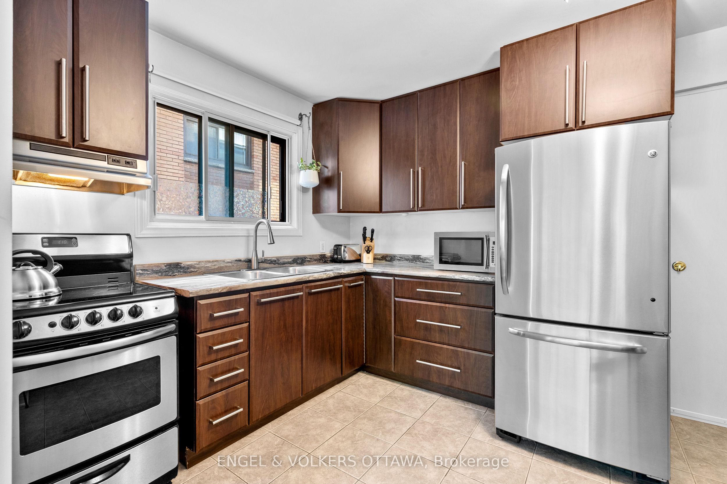 270 Beechwood Avenue 11, Vanier and Kingsview Park, ON K1L 8A6 photo 5