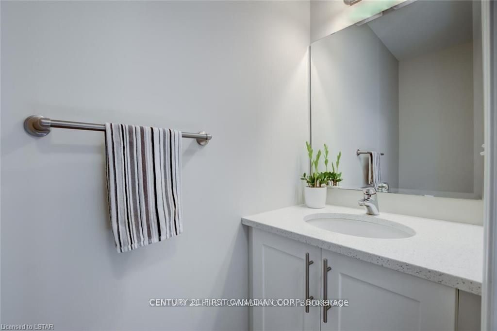 1010 Fanshawe Park Road E 117, London North, ON N5X 0K9 photo 3