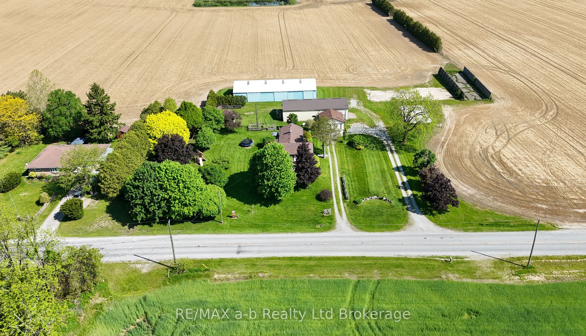 1813 Norfolk County 19 Road W, Norfolk, ON N0E 1V0 photo 3