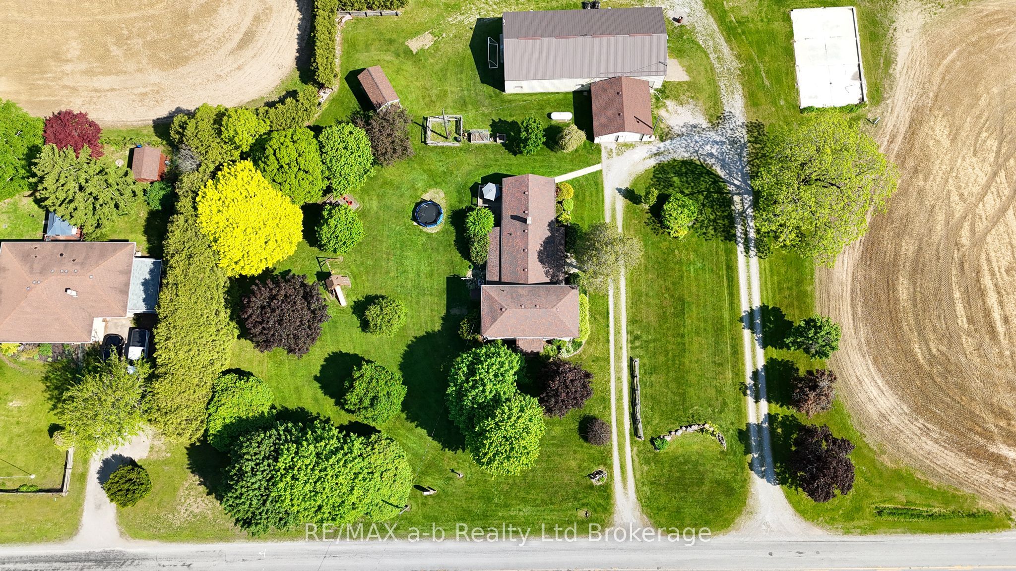 1813 Norfolk County 19 Road W, Norfolk, ON N0E 1V0 photo 4