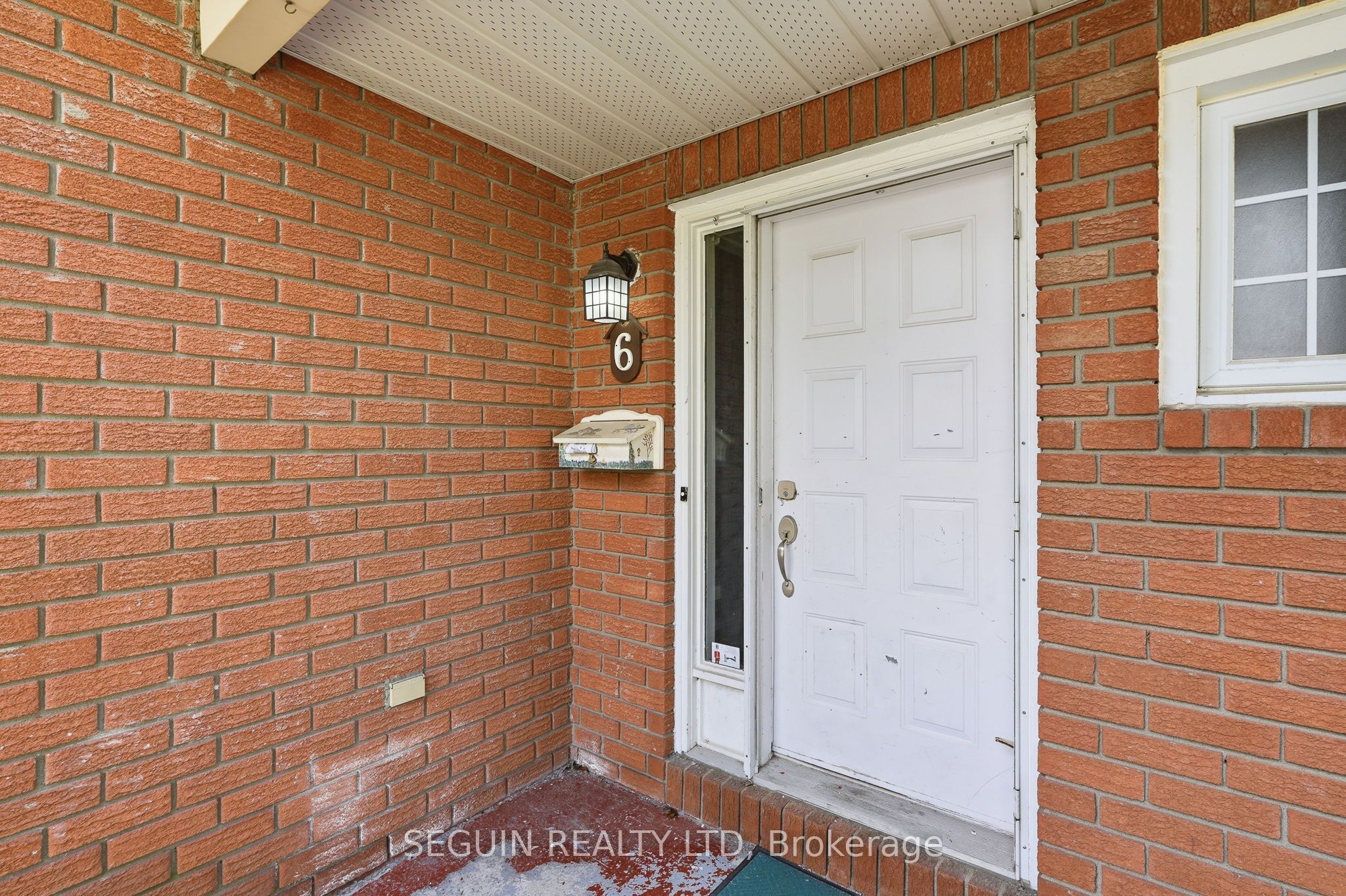 6 Manju Street, Hunt Club - South Keys and Area, ON K1G 4T7 photo 4