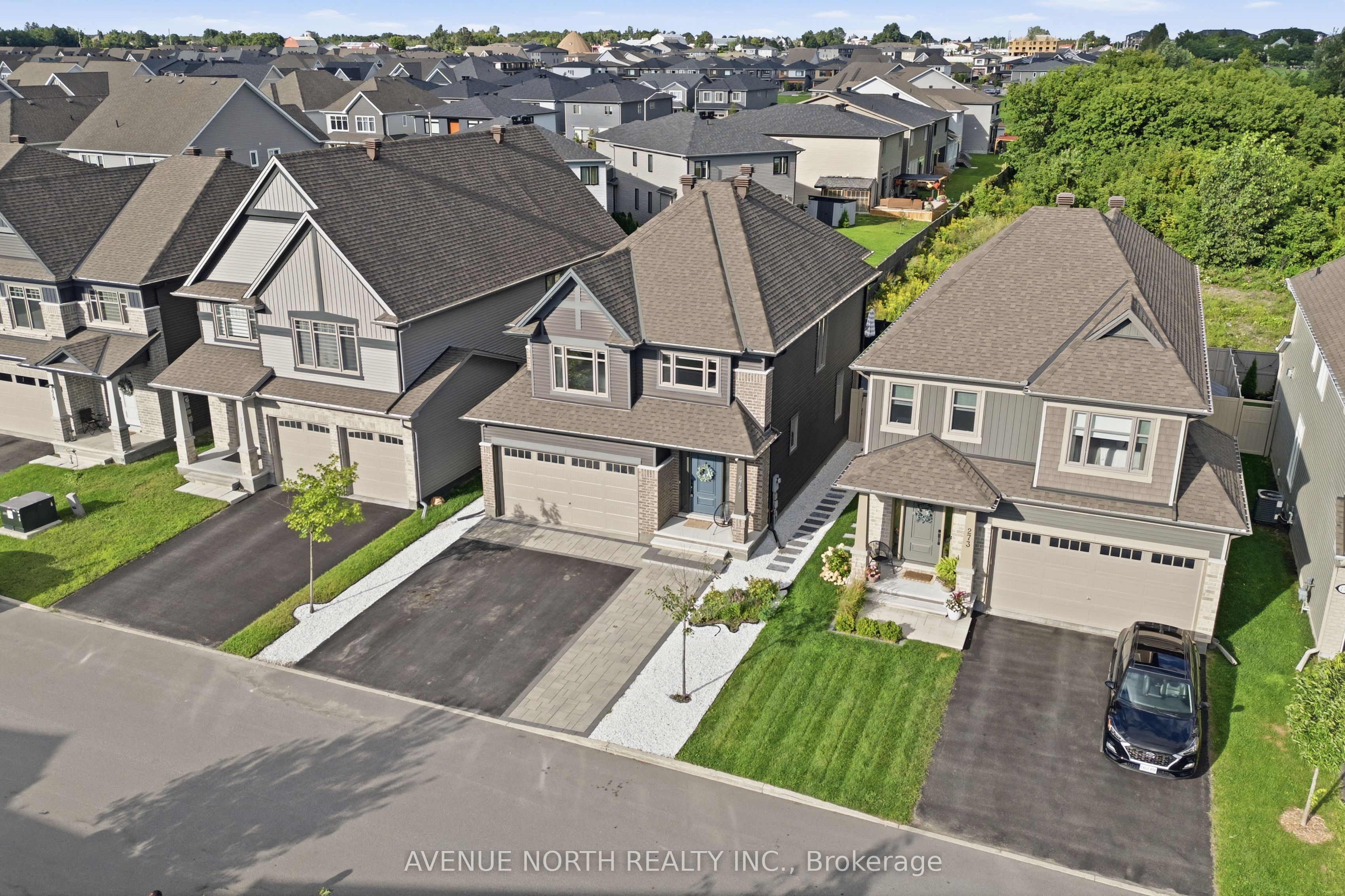275 Trollius Way, Blossom Park - Airport and Area, ON K1T 0S2 photo 4