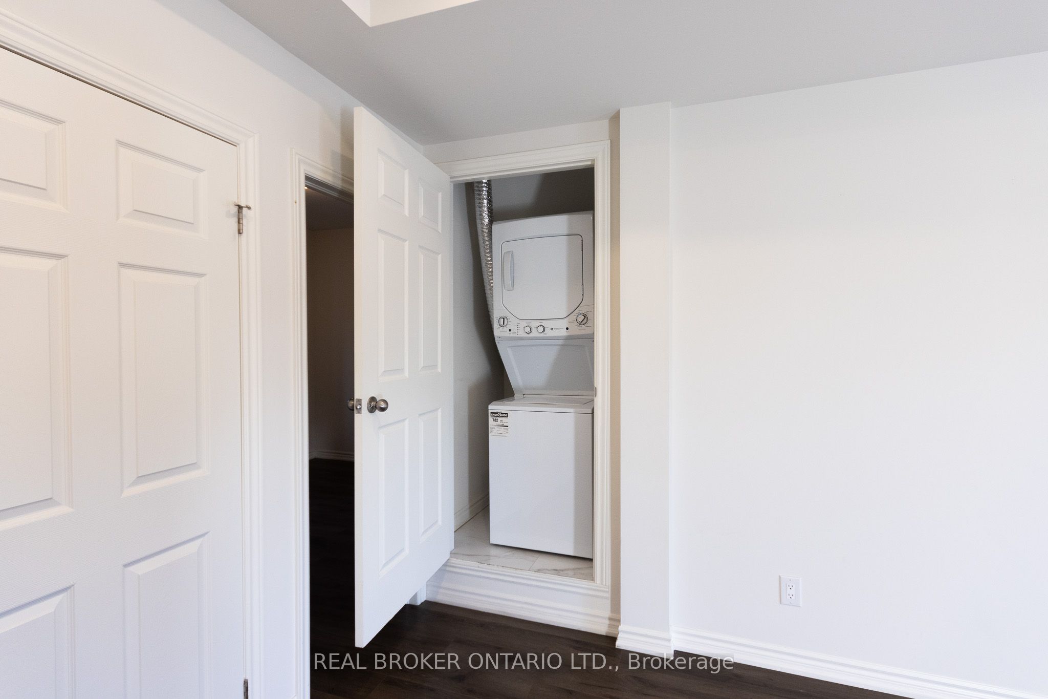 164 Heiman Street 2B, Kitchener, ON N2M 0B8 photo 4