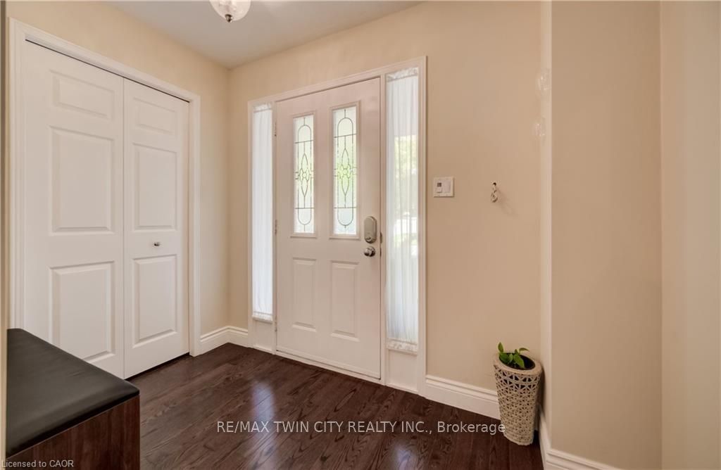 451 BURNETT Avenue, Cambridge, ON N1T 1L3 photo 5