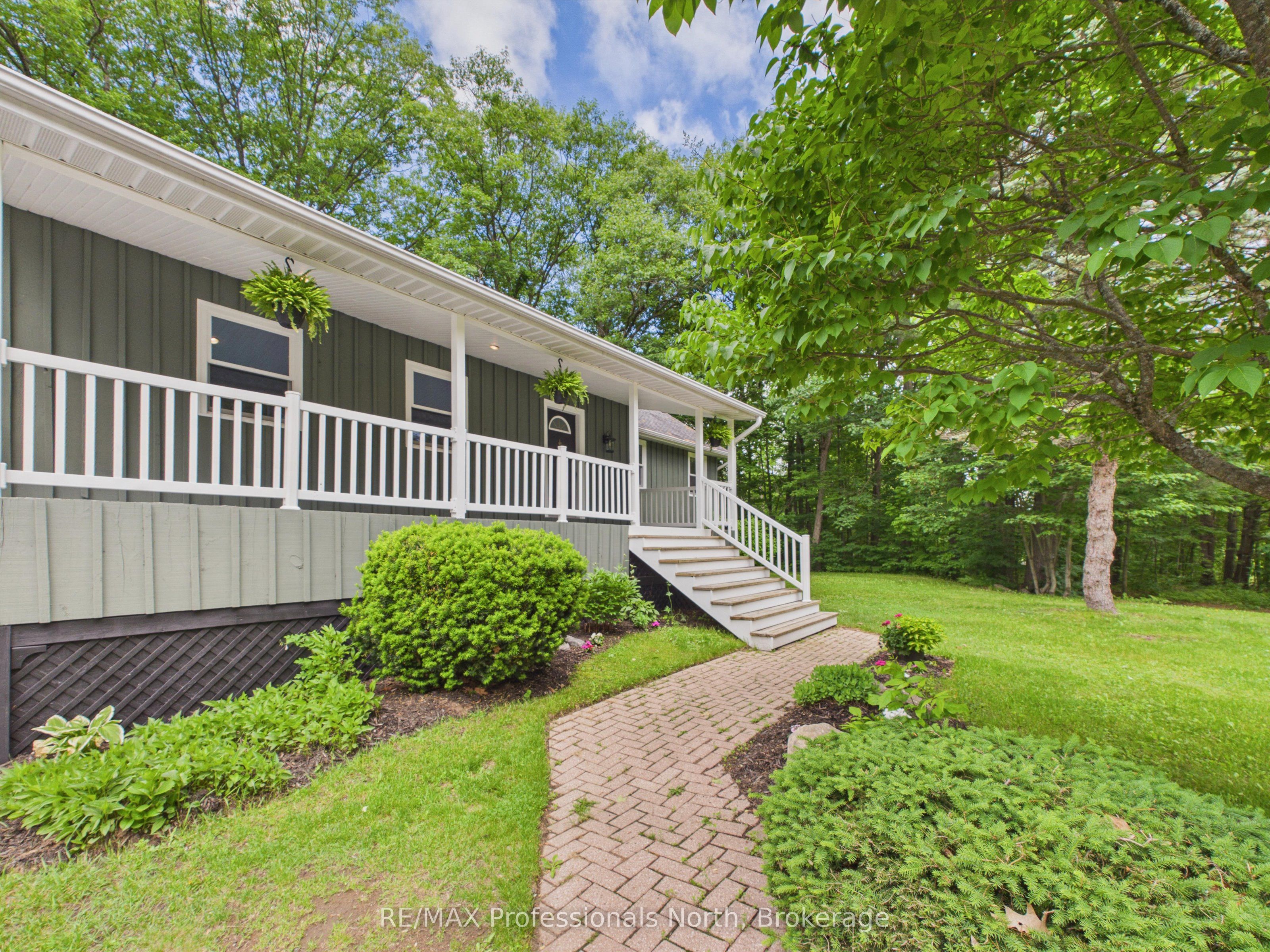 1130 Cedar Lane, Bracebridge, ON P1L 1L5 photo 2
