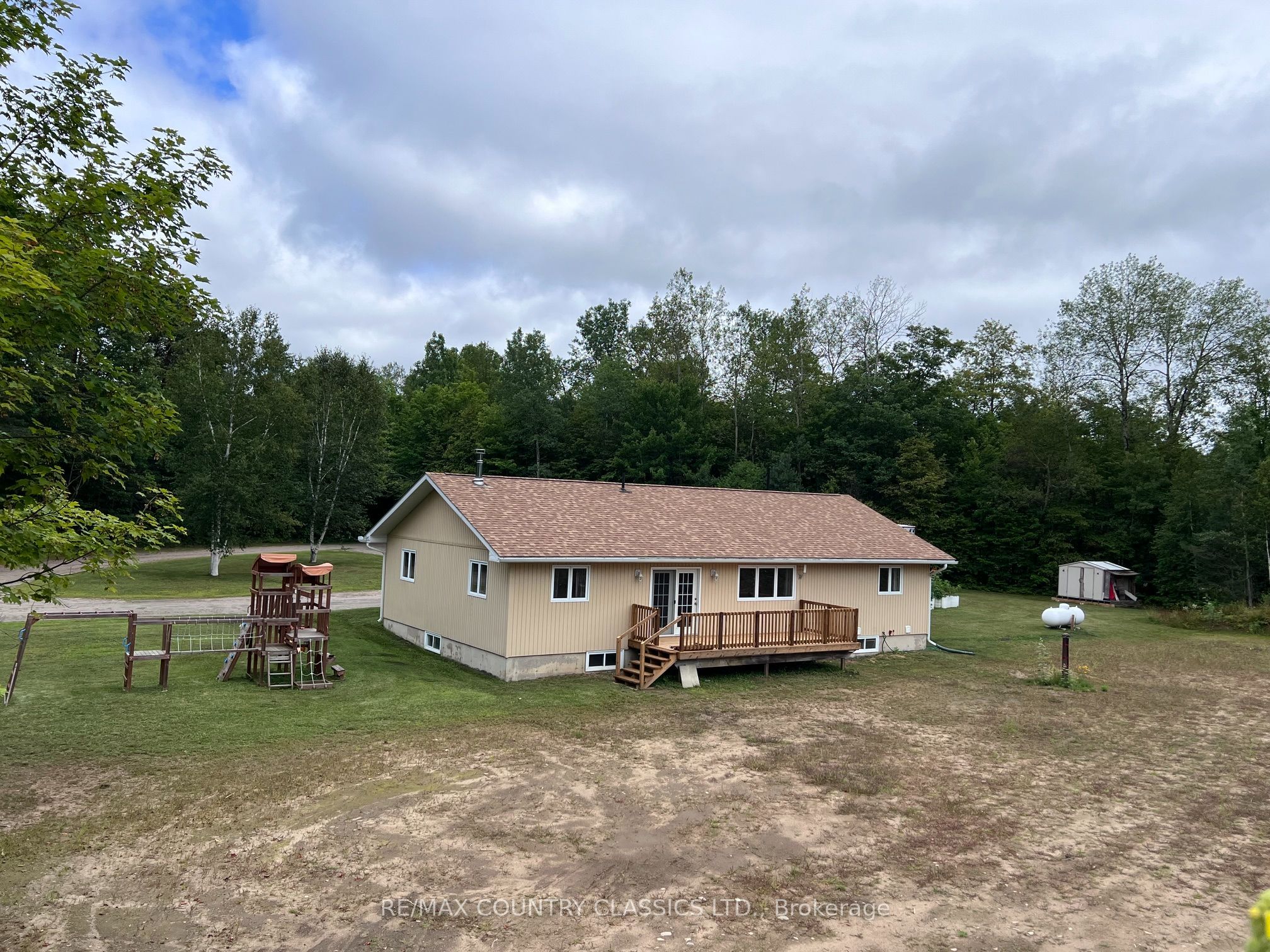 3952 Loop Road, Highlands East, ON K0L 1X0 photo 2