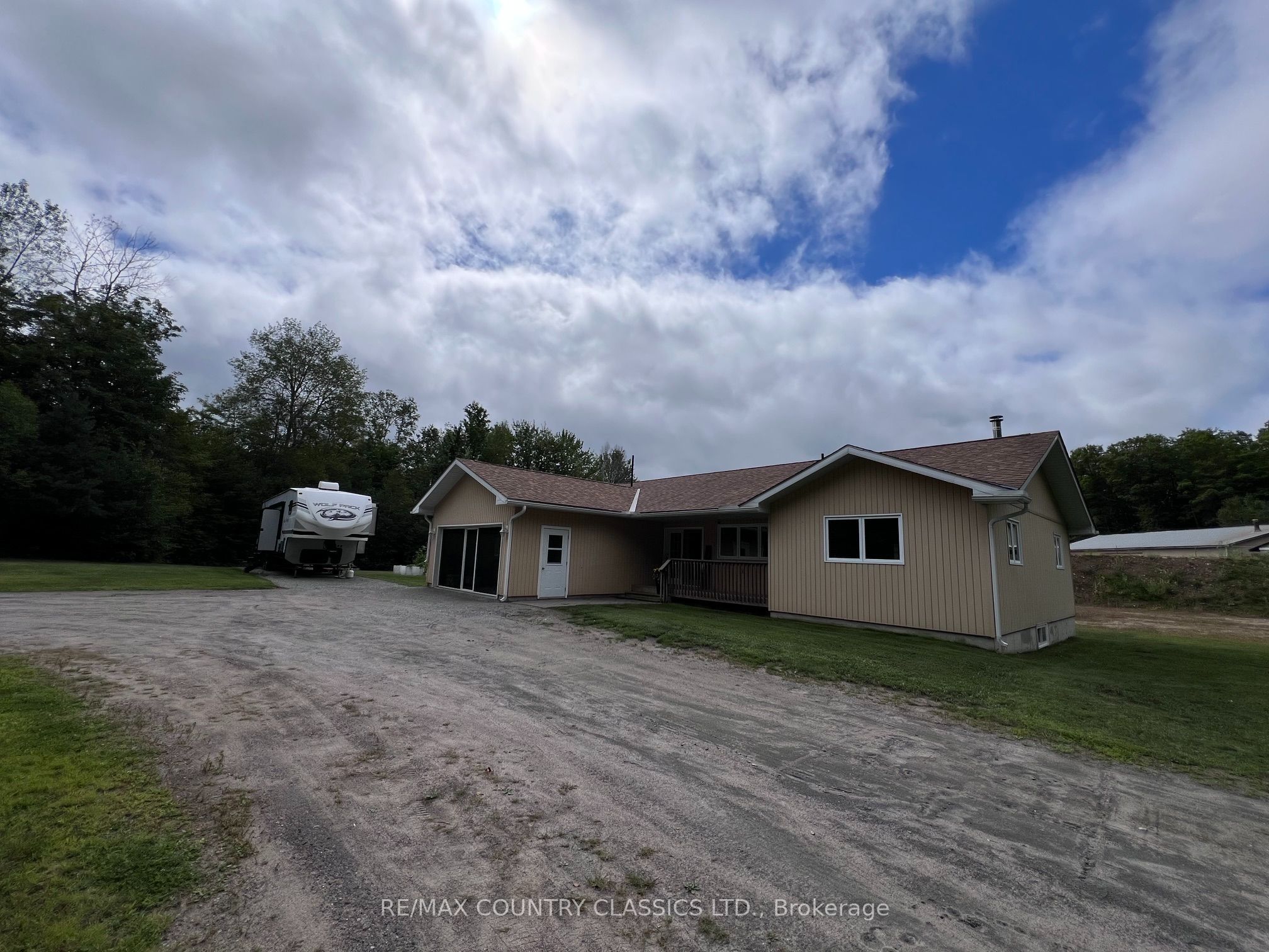 3952 Loop Road, Highlands East, ON K0L 1X0 photo 3