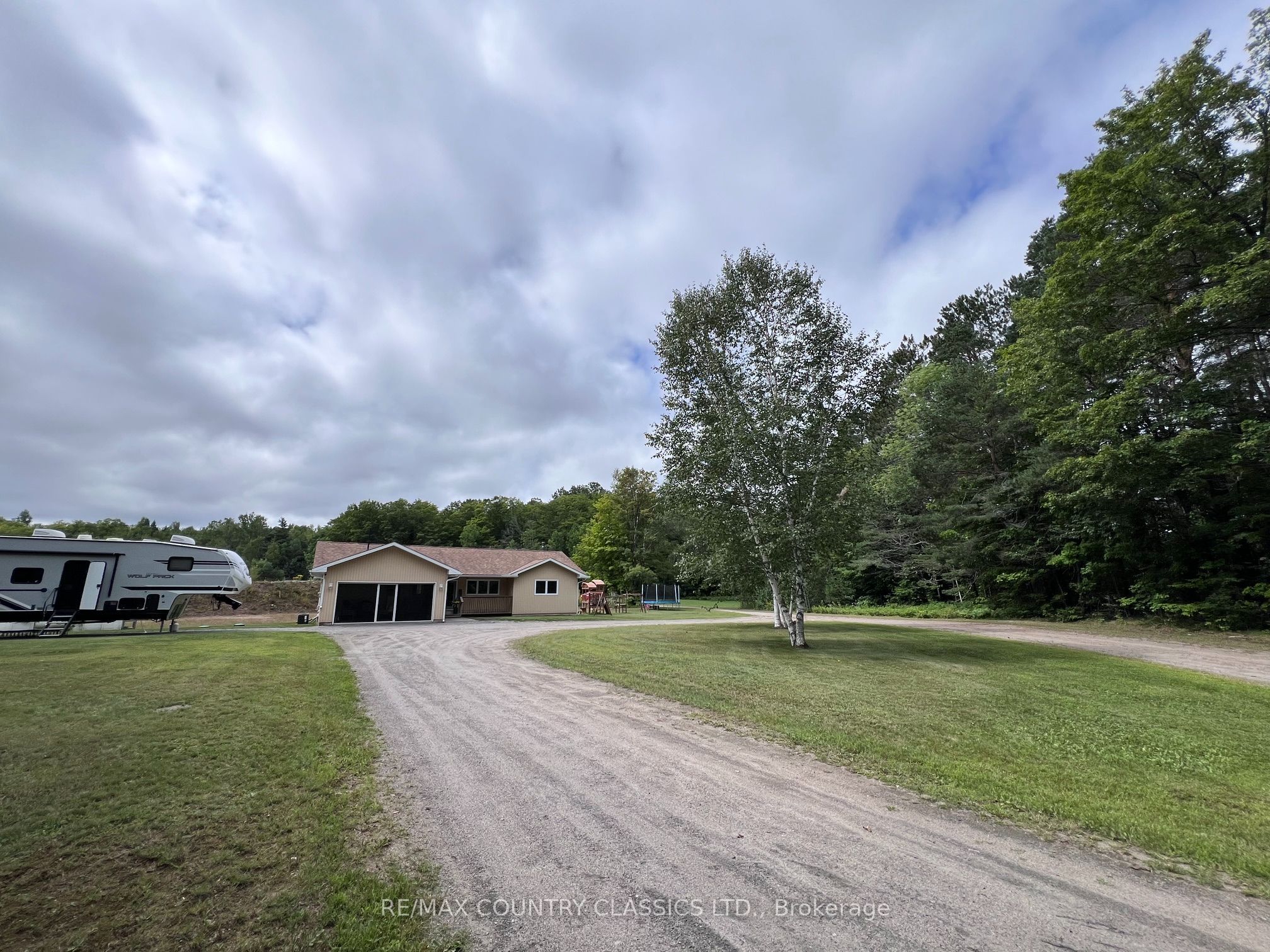 3952 Loop Road, Highlands East, ON K0L 1X0 photo 5