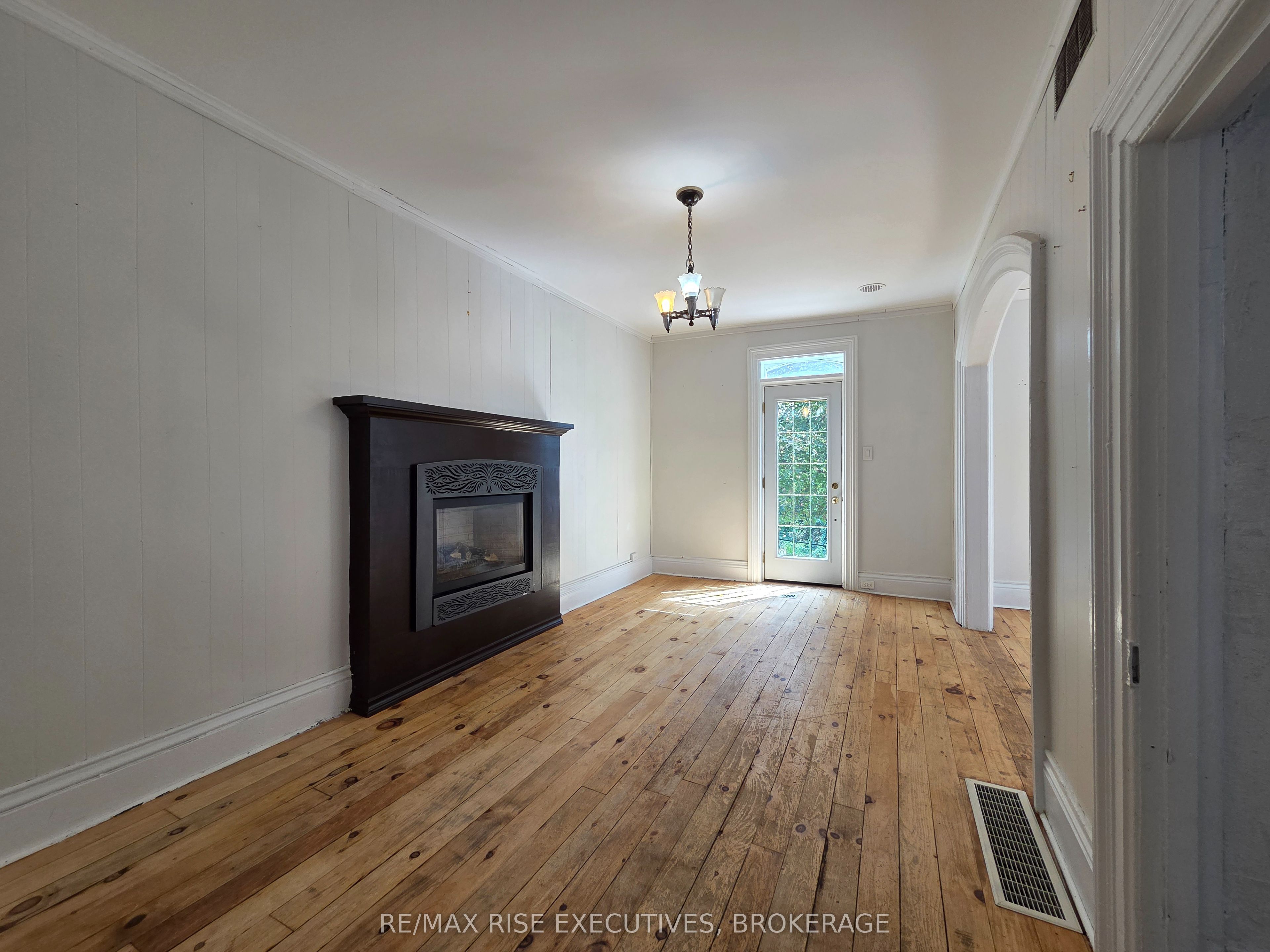 18 Stone Street, Belleville, ON K8P 1Z9 photo 5